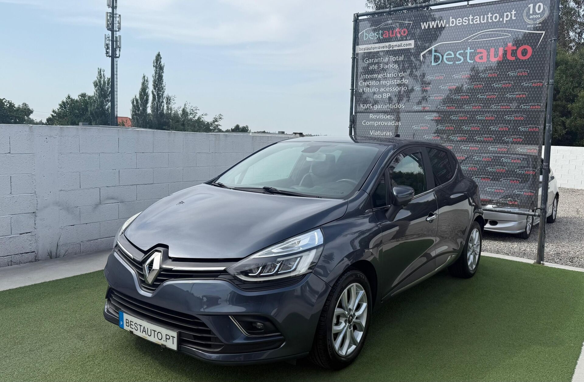 RENAULT Clio 0.9 TCe Limited Edition