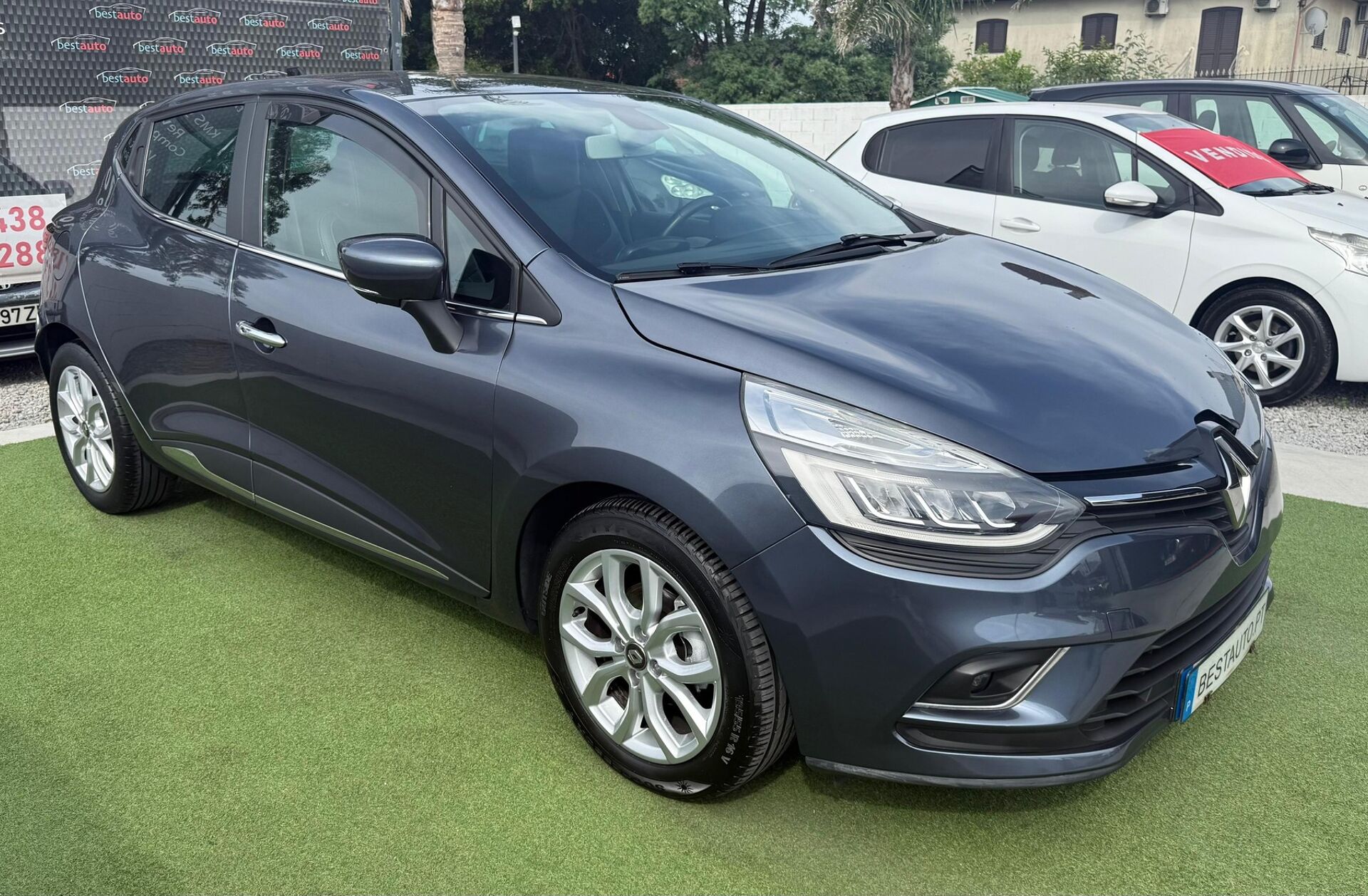 RENAULT Clio 0.9 TCe Limited Edition