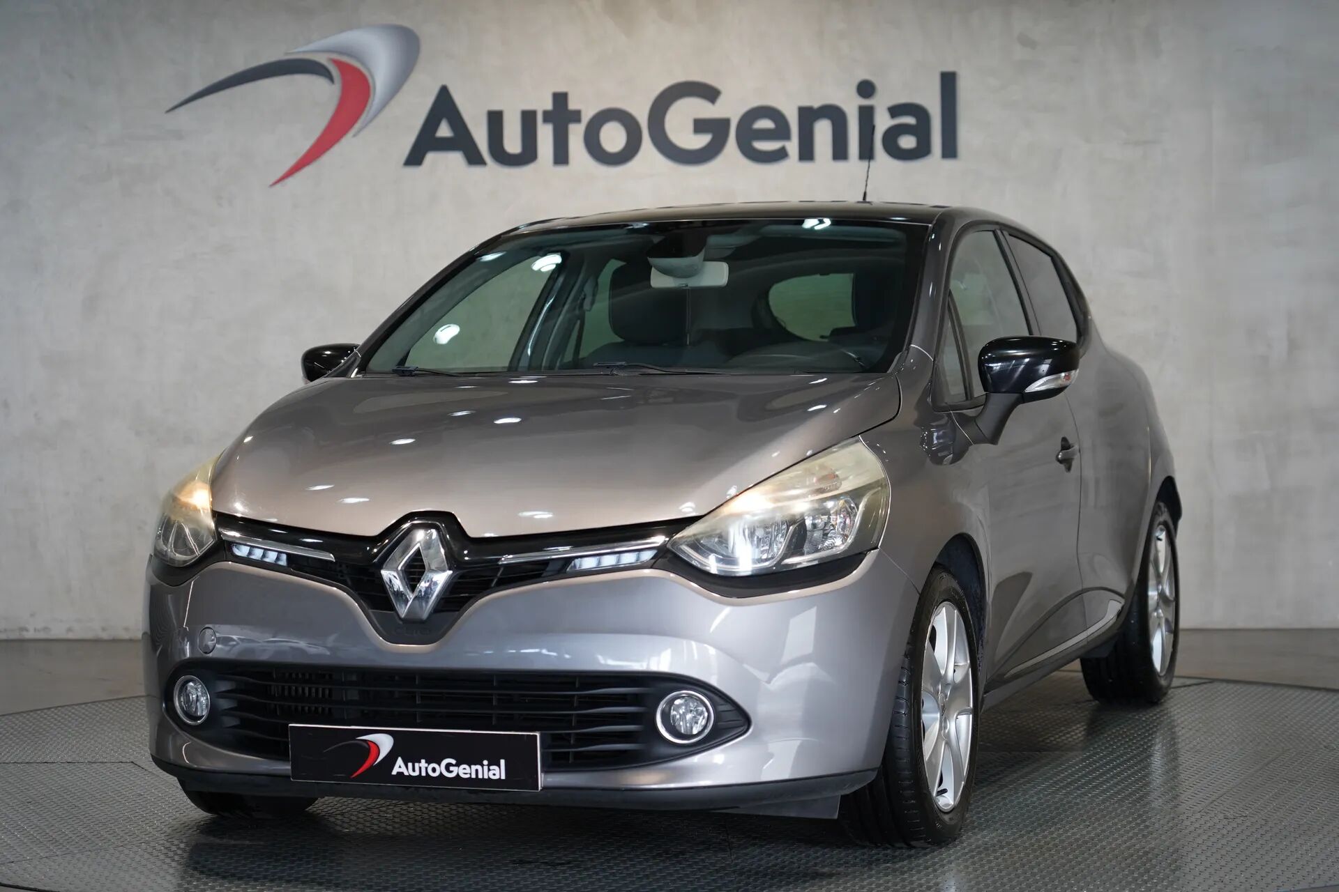 Renault Clio 1.5 dCi Dynamique S por 10 990 € AutoGenial Comércio de Automóveis, Lda | Porto