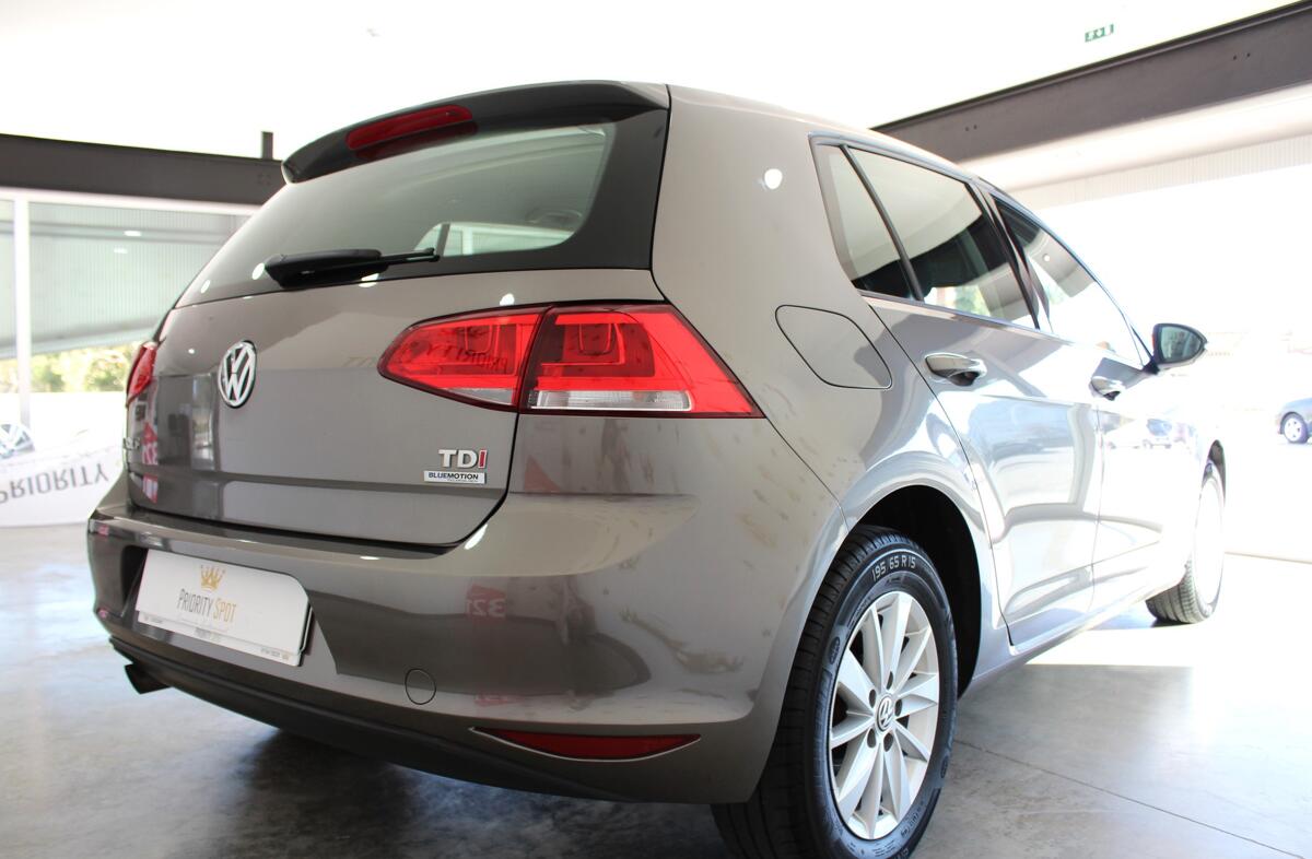 VOLKSWAGEN Golf 1.6 TDi BlueMotion Trendline