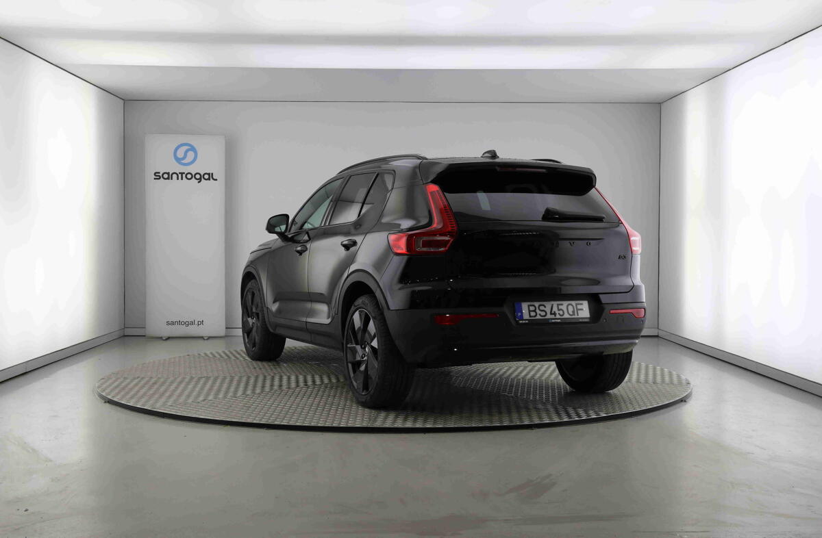 VOLVO XC40 2.0 B3 Black Edition