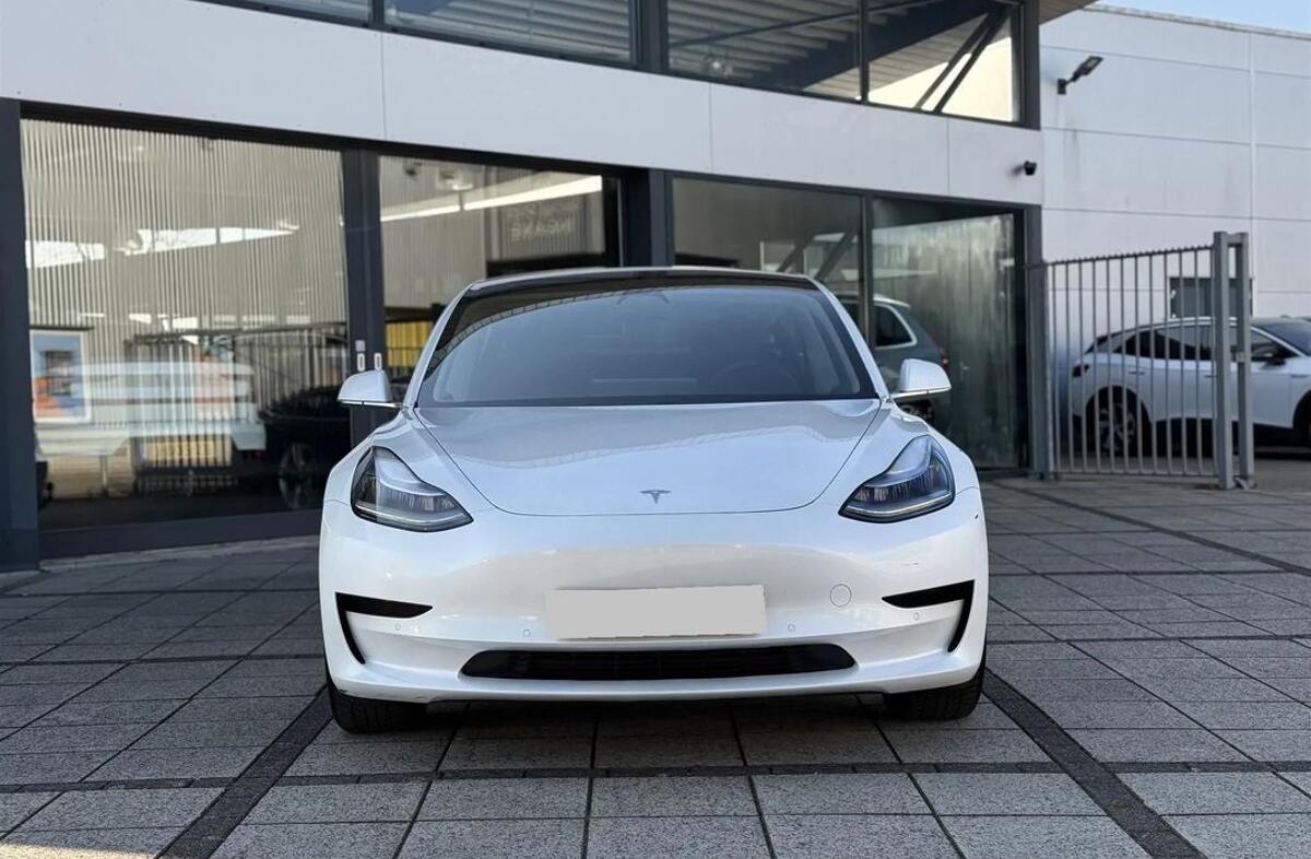 TESLA Model 3 Standard Range Plus RWD