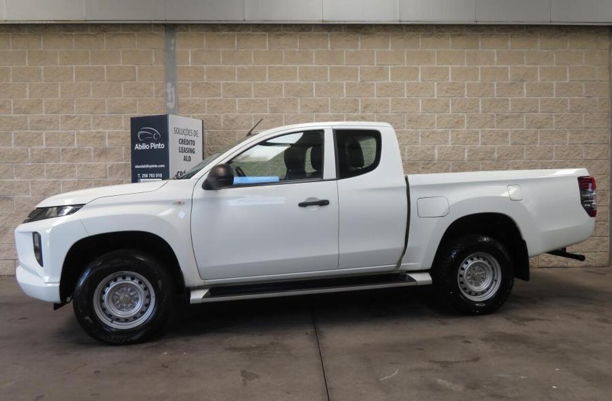 MITSUBISHI L 200 2.3 DI-D Space Cab Campera 4WD