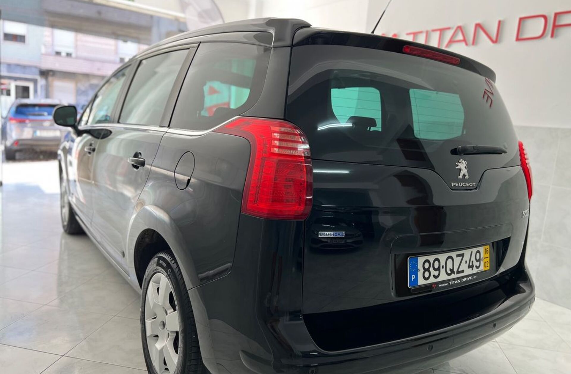 PEUGEOT 5008 1.6 BlueHDi Style