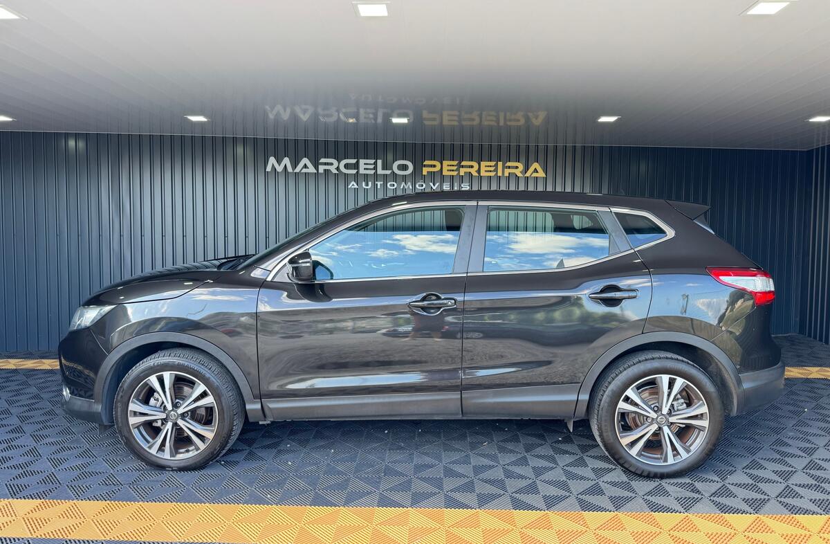 NISSAN Qashqai 1.5 dCi N-Connecta