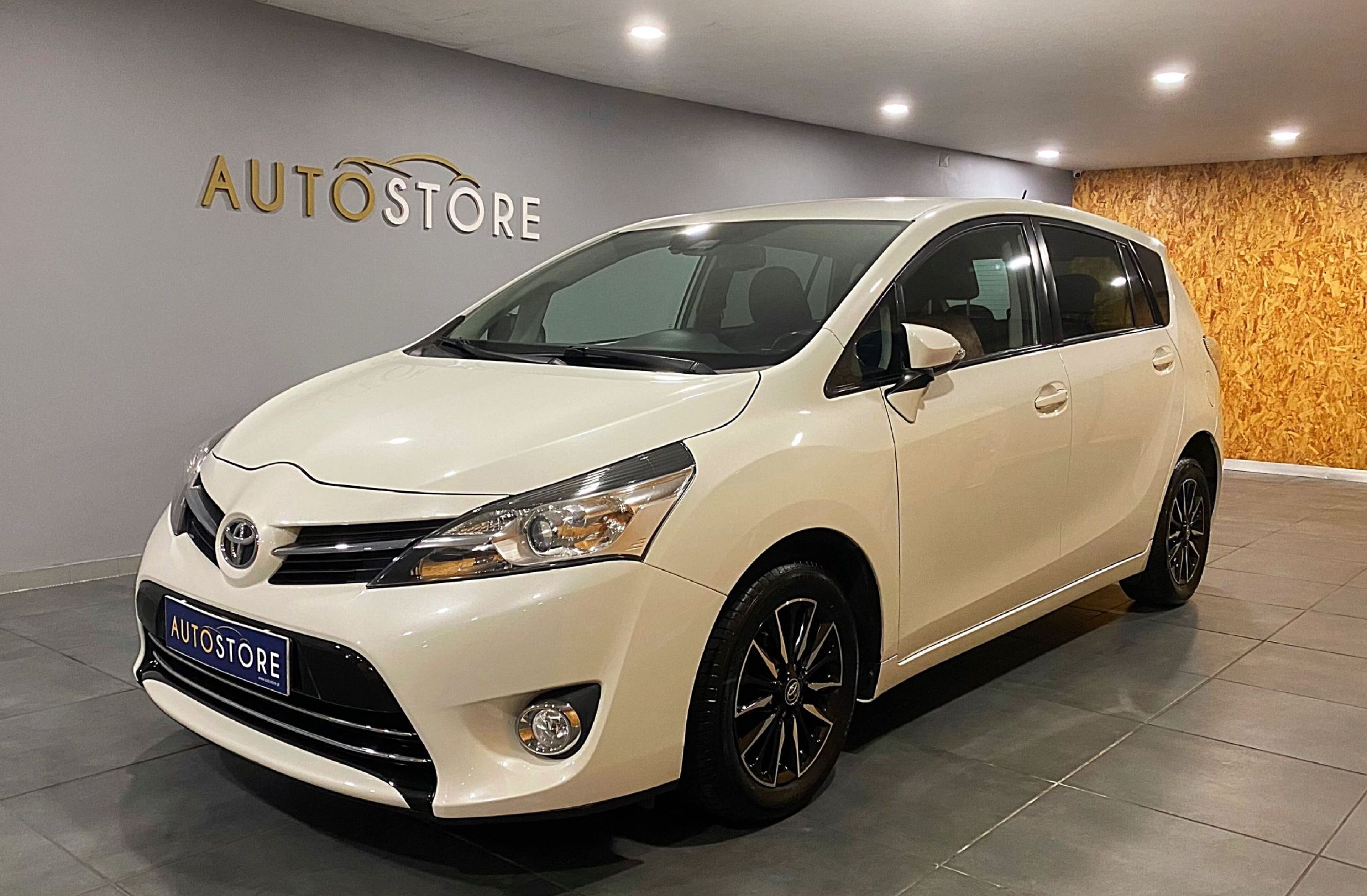 TOYOTA Verso 1.6 D-4D Exclusive