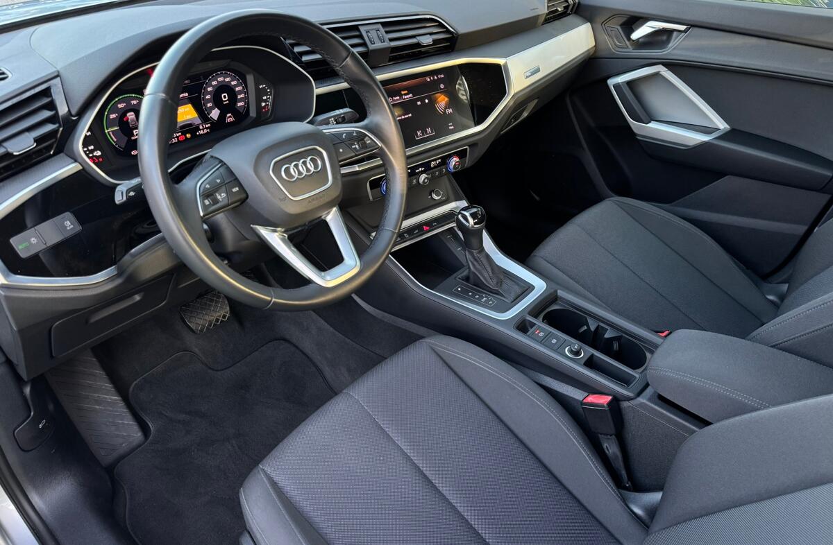 AUDI Q3 45 TFSIe S tronic