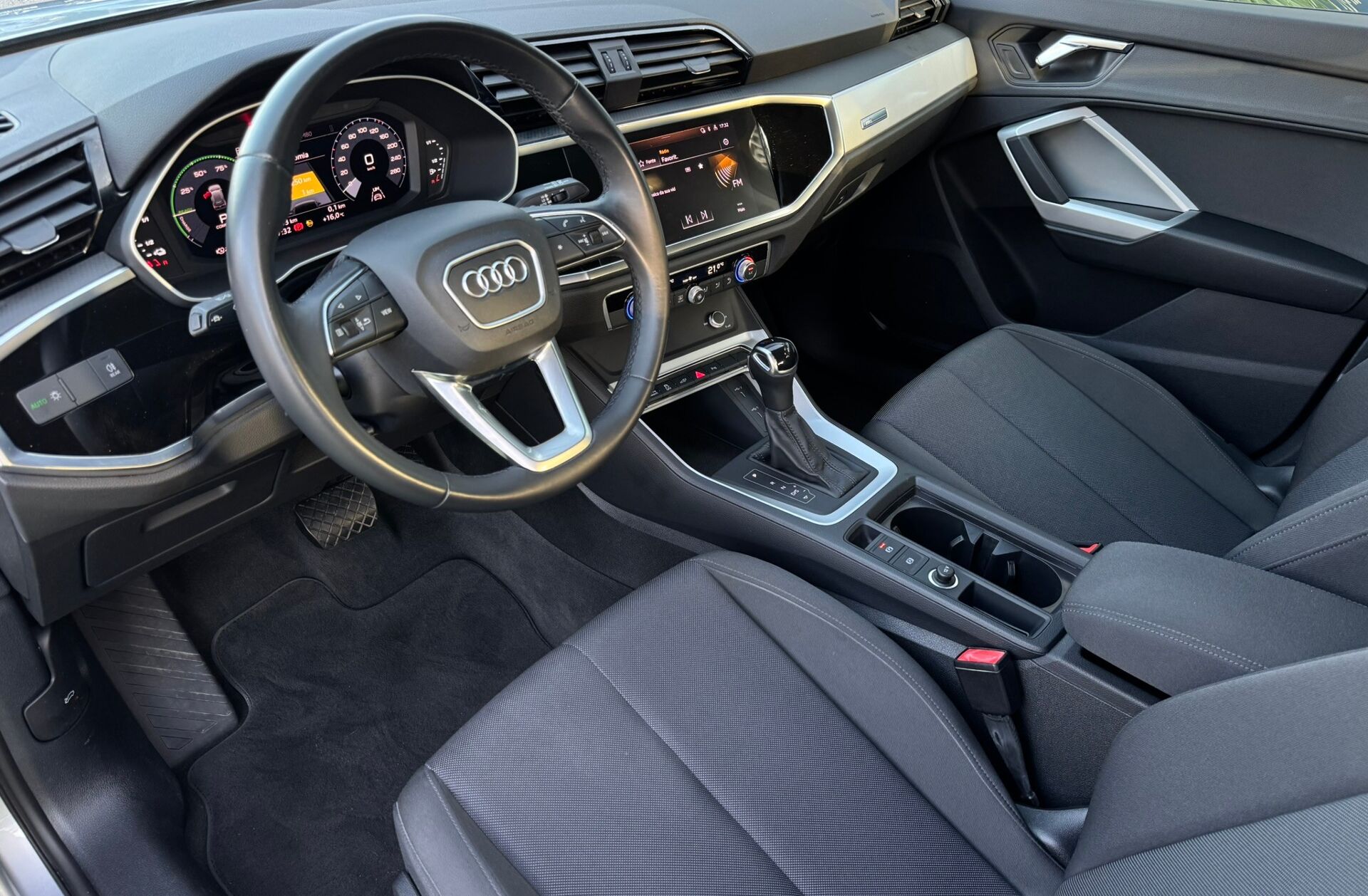 AUDI Q3 45 TFSIe S tronic