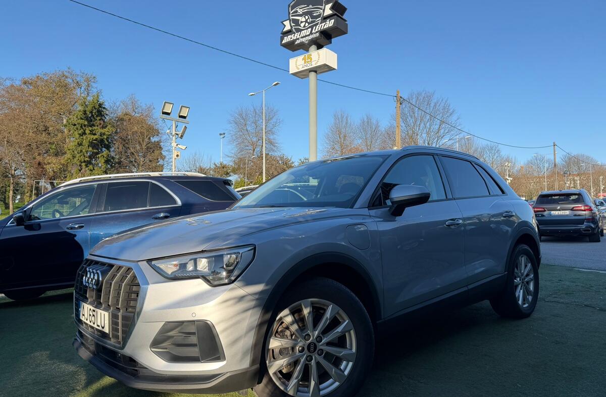 AUDI Q3 45 TFSIe S tronic