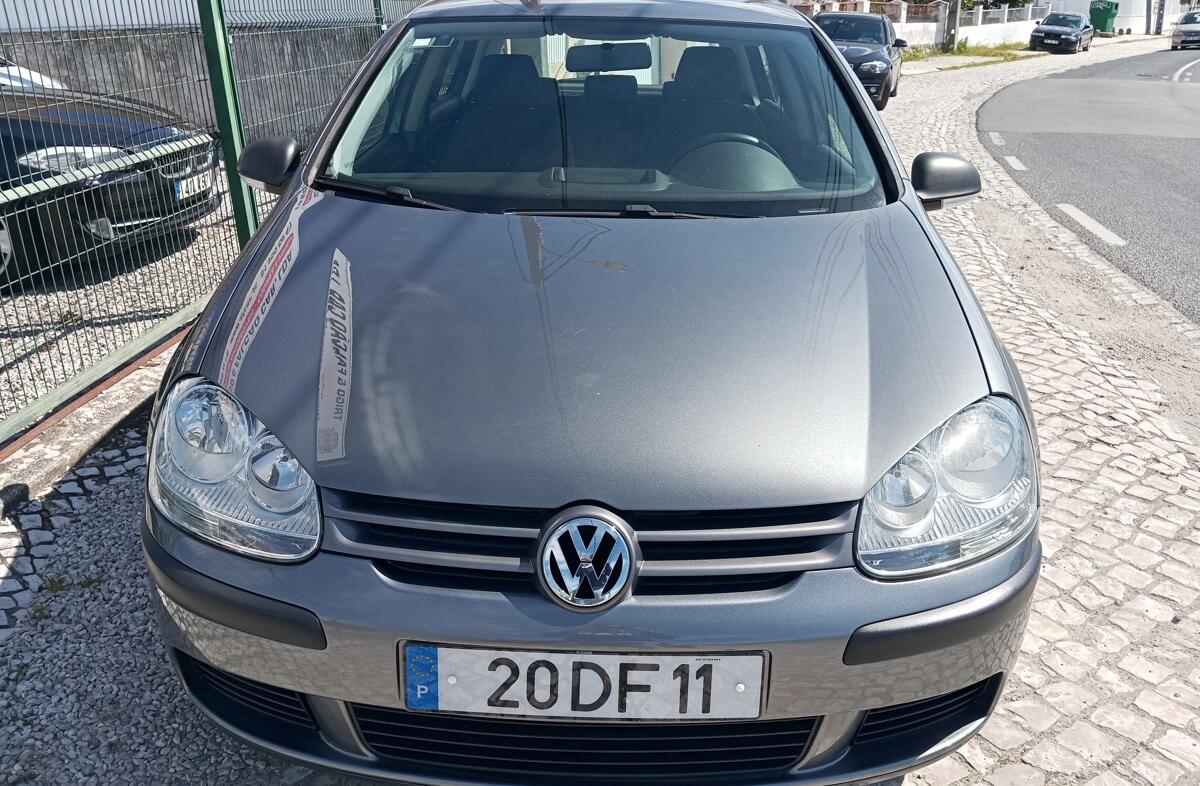 VOLKSWAGEN Golf 1.4i Confortline