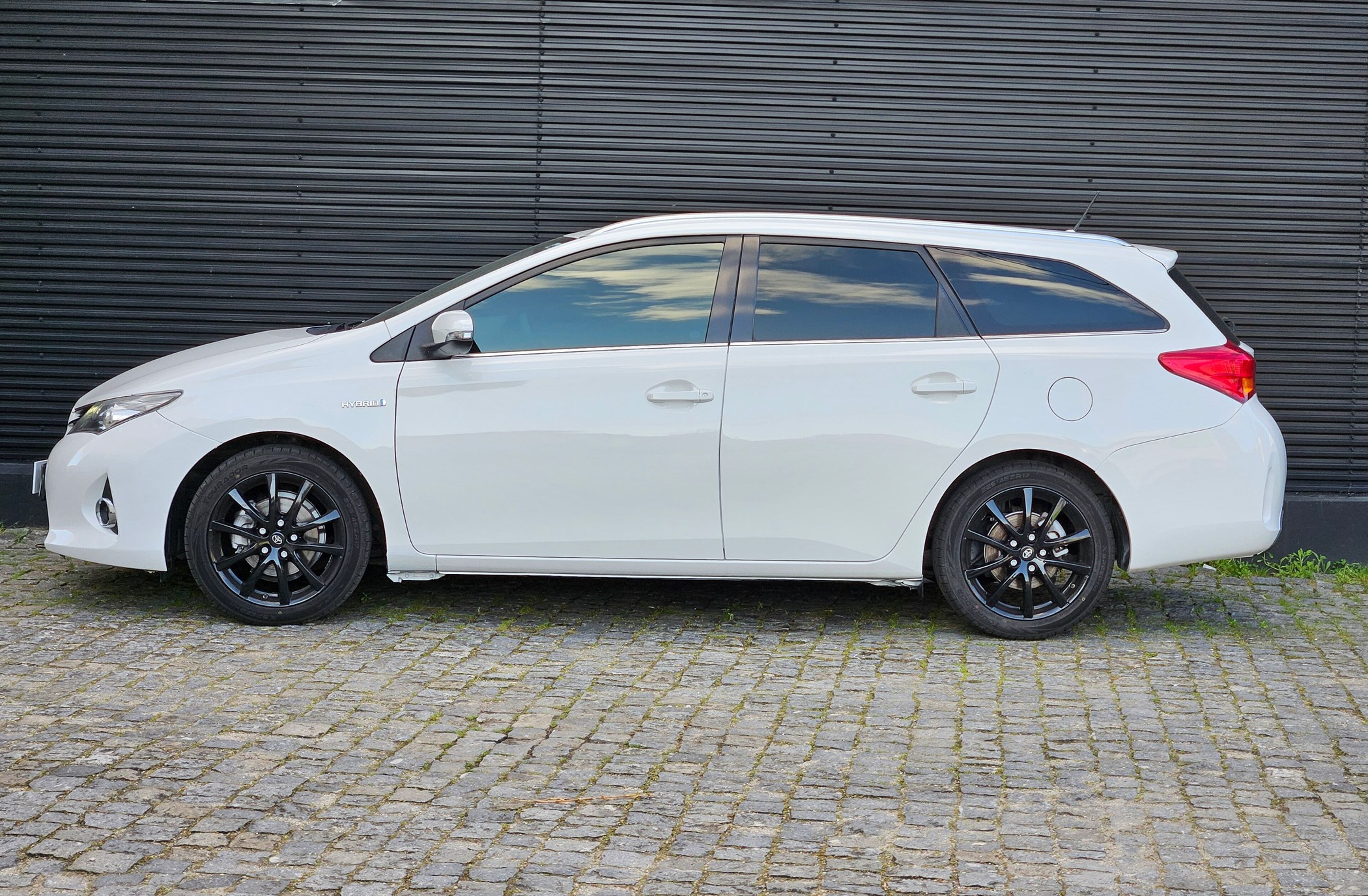TOYOTA Auris 1.8 HSD Exclusive+Navi