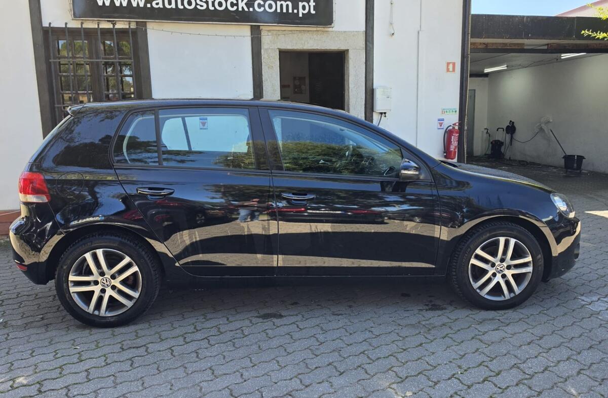 VOLKSWAGEN Golf 1.6 TDi Confortline