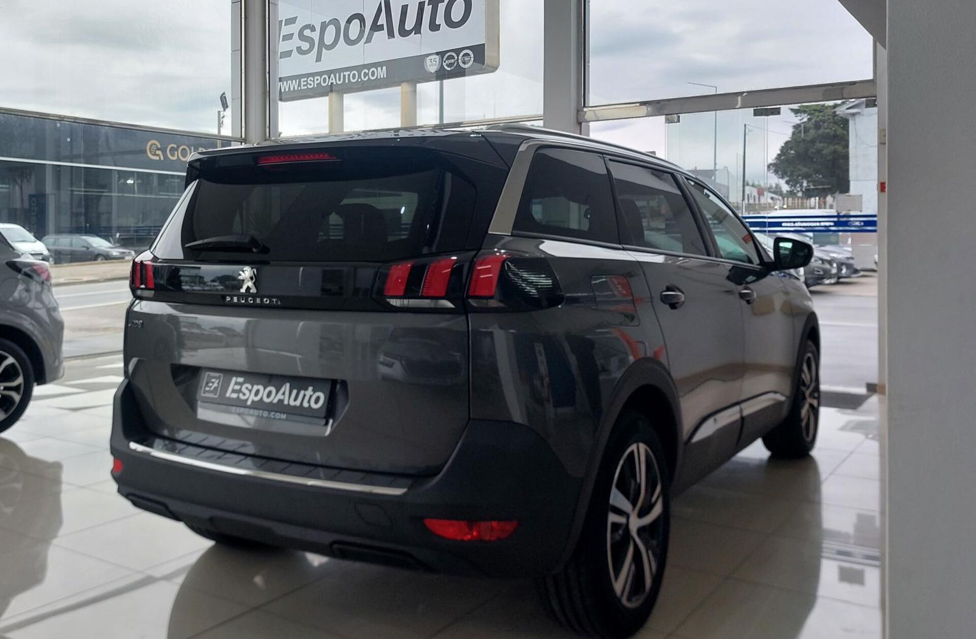PEUGEOT 5008 1.5 BlueHDi Allure