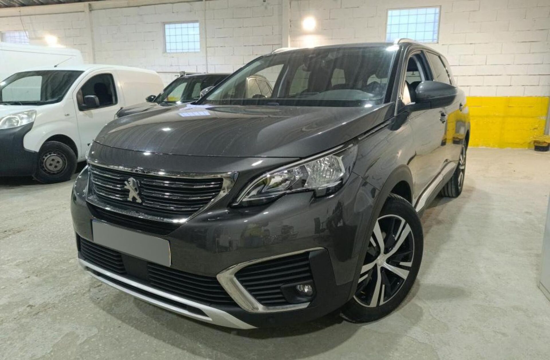 PEUGEOT 5008 1.5 BlueHDi Allure