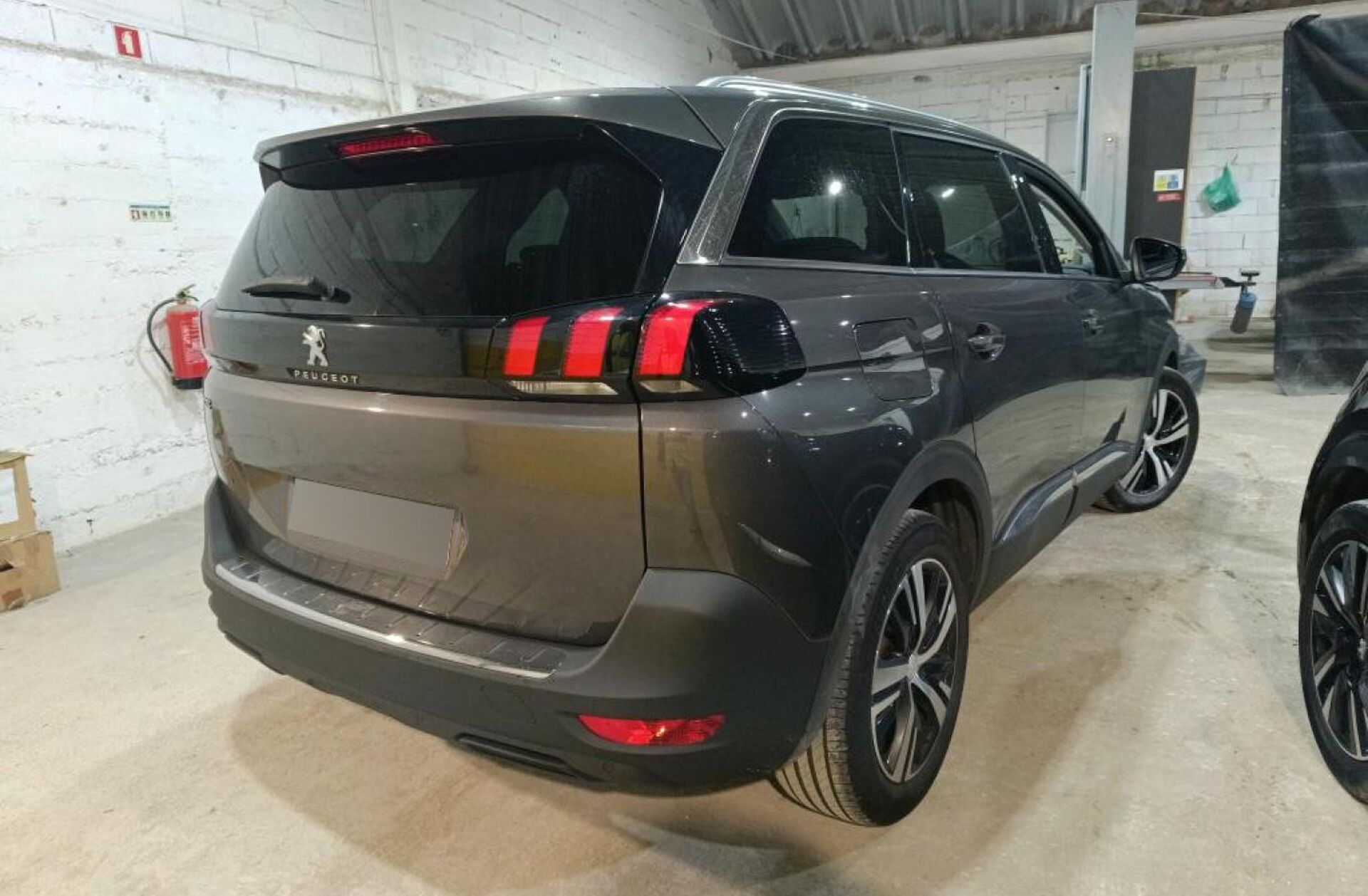 PEUGEOT 5008 1.5 BlueHDi Allure