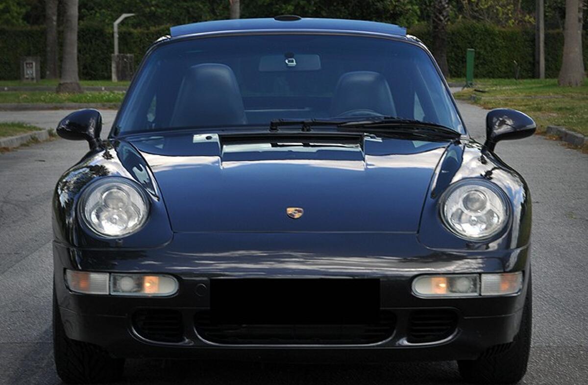 PORSCHE 911 Carrera Coupé