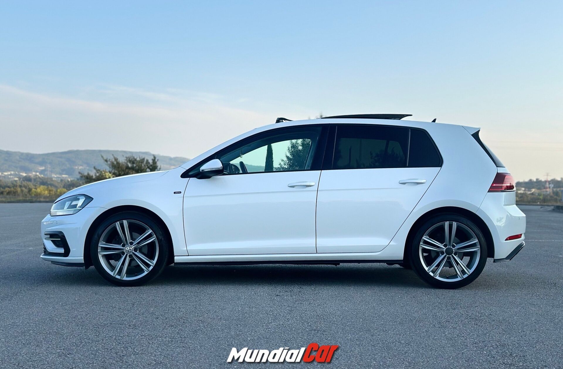 VOLKSWAGEN Golf 1.6 TDI R-Line