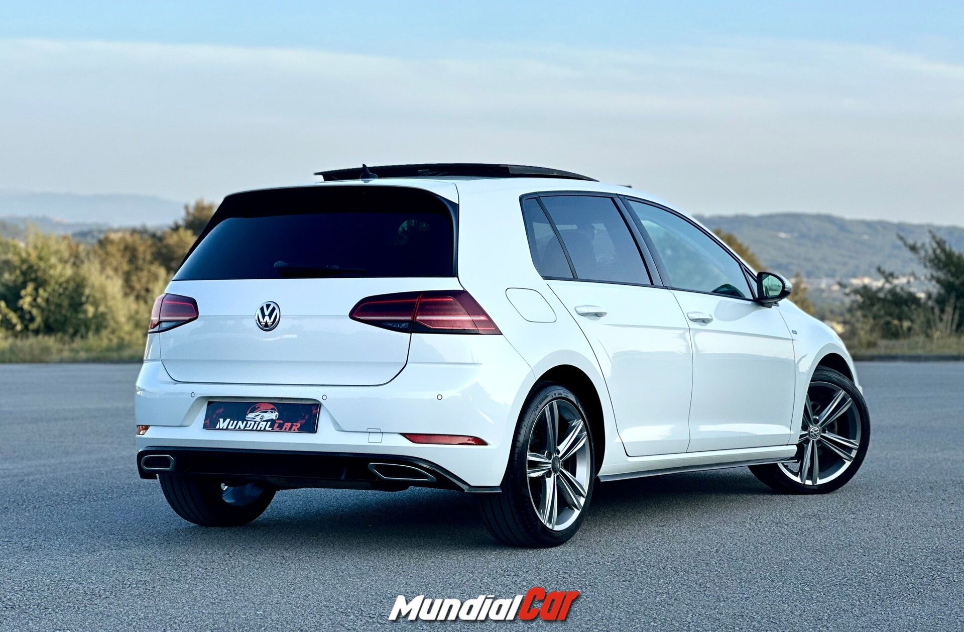 VOLKSWAGEN Golf 1.6 TDI R-Line