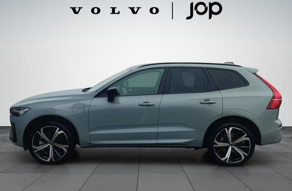 VOLVO XC60 2.0 T6 PHEV Ultra Dark AWD