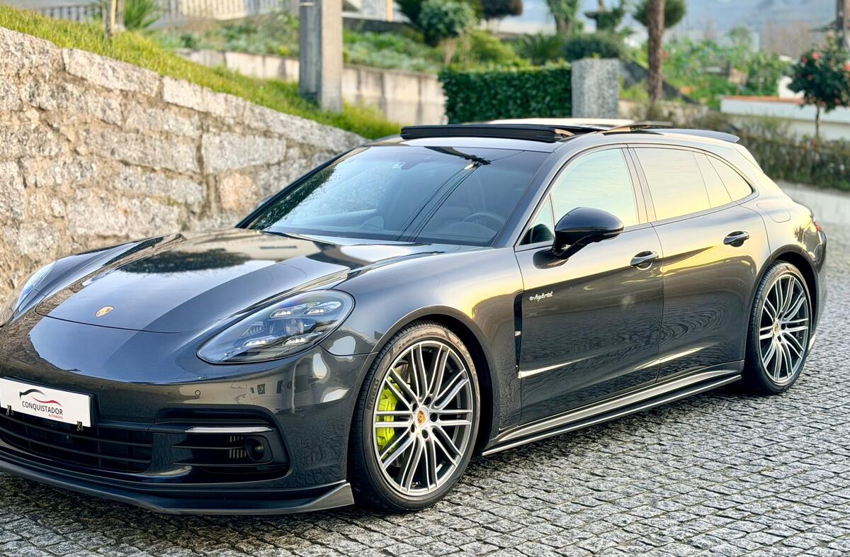 PORSCHE Panamera 4 E-Hybrid