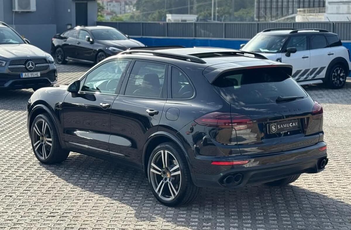 PORSCHE Cayenne S E-Hybrid Platinum Edition