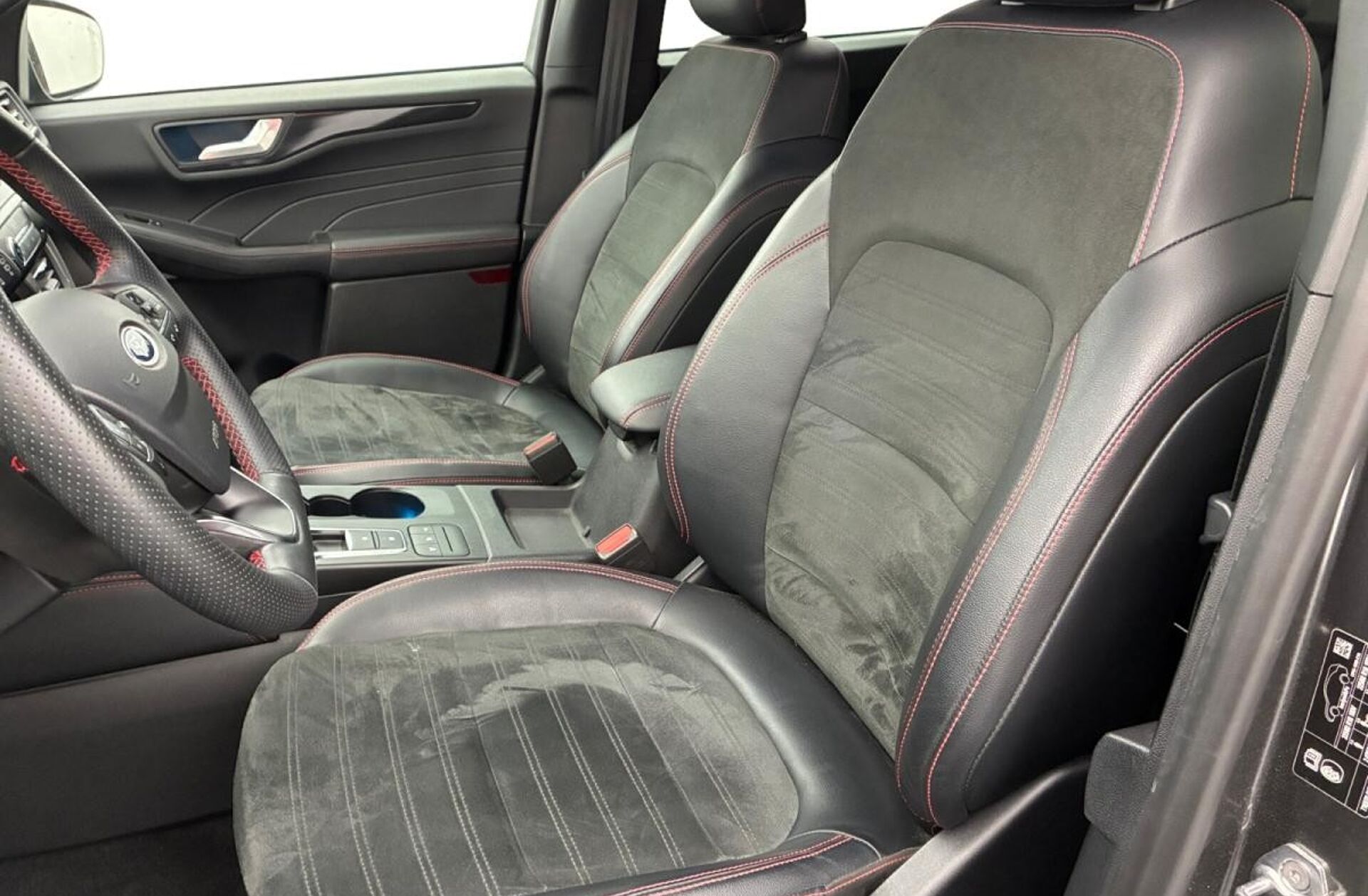 FORD Kuga 2.5 FHEV ST-Line X