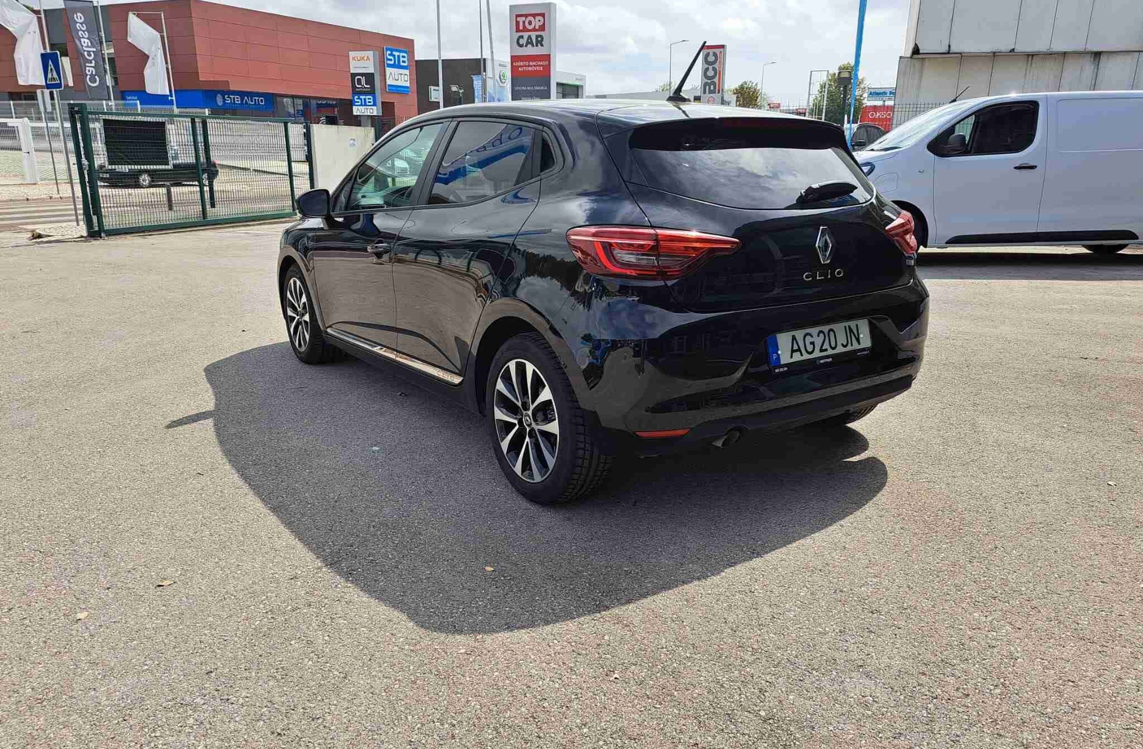 RENAULT Clio 1.0 TCe Intens