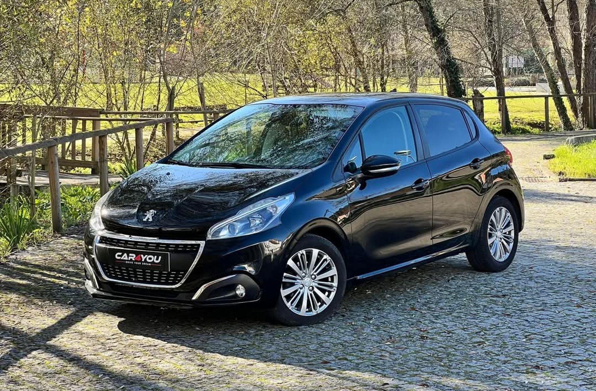 PEUGEOT 208 1.5 BlueHDi Allure