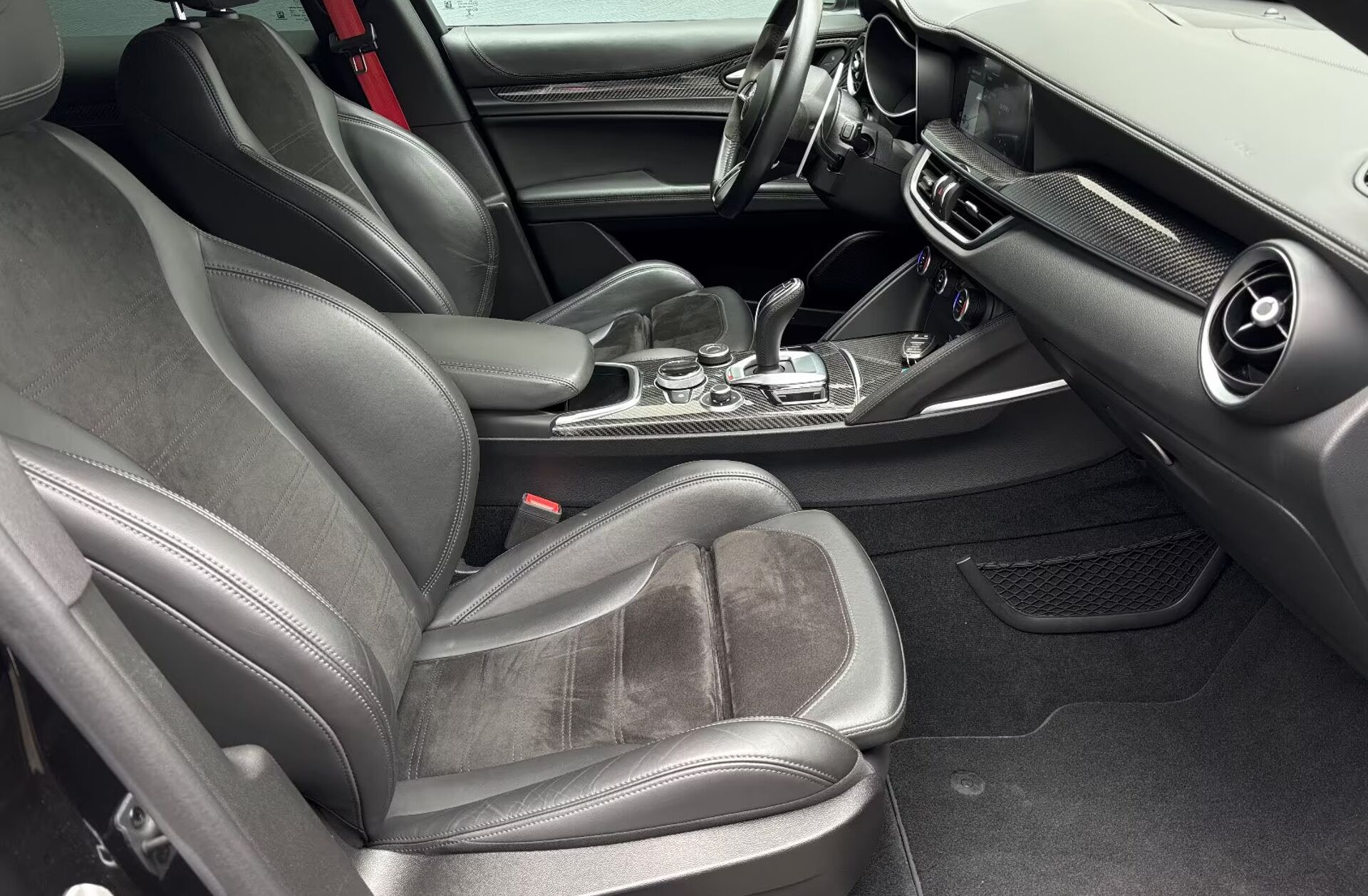 ALFA ROMEO Stelvio 2.9 T Quadrifoglio AT8