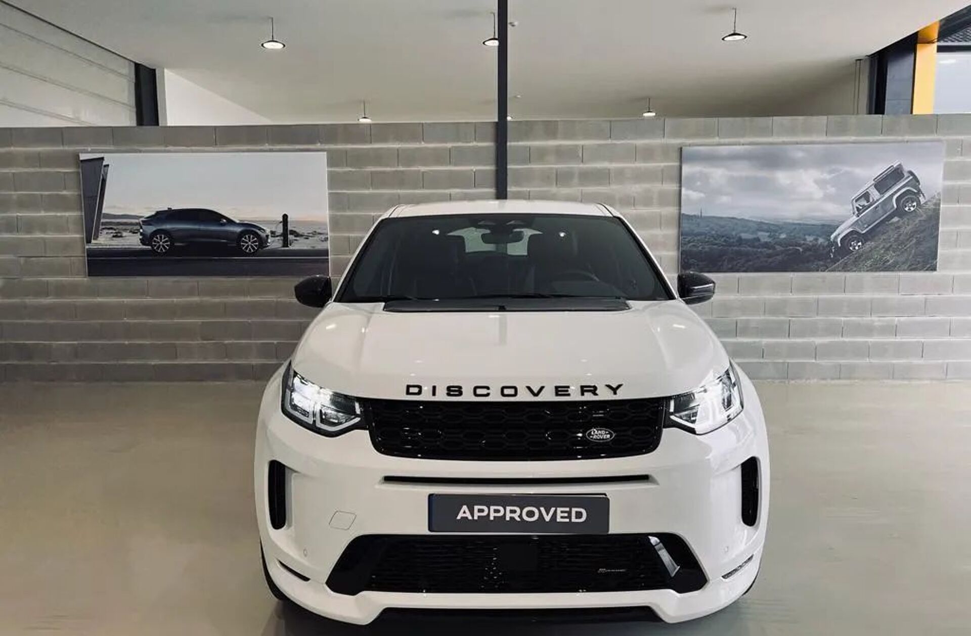 LAND ROVER Discovery S.1.5 I3 P300e AWD R-Dynamic S