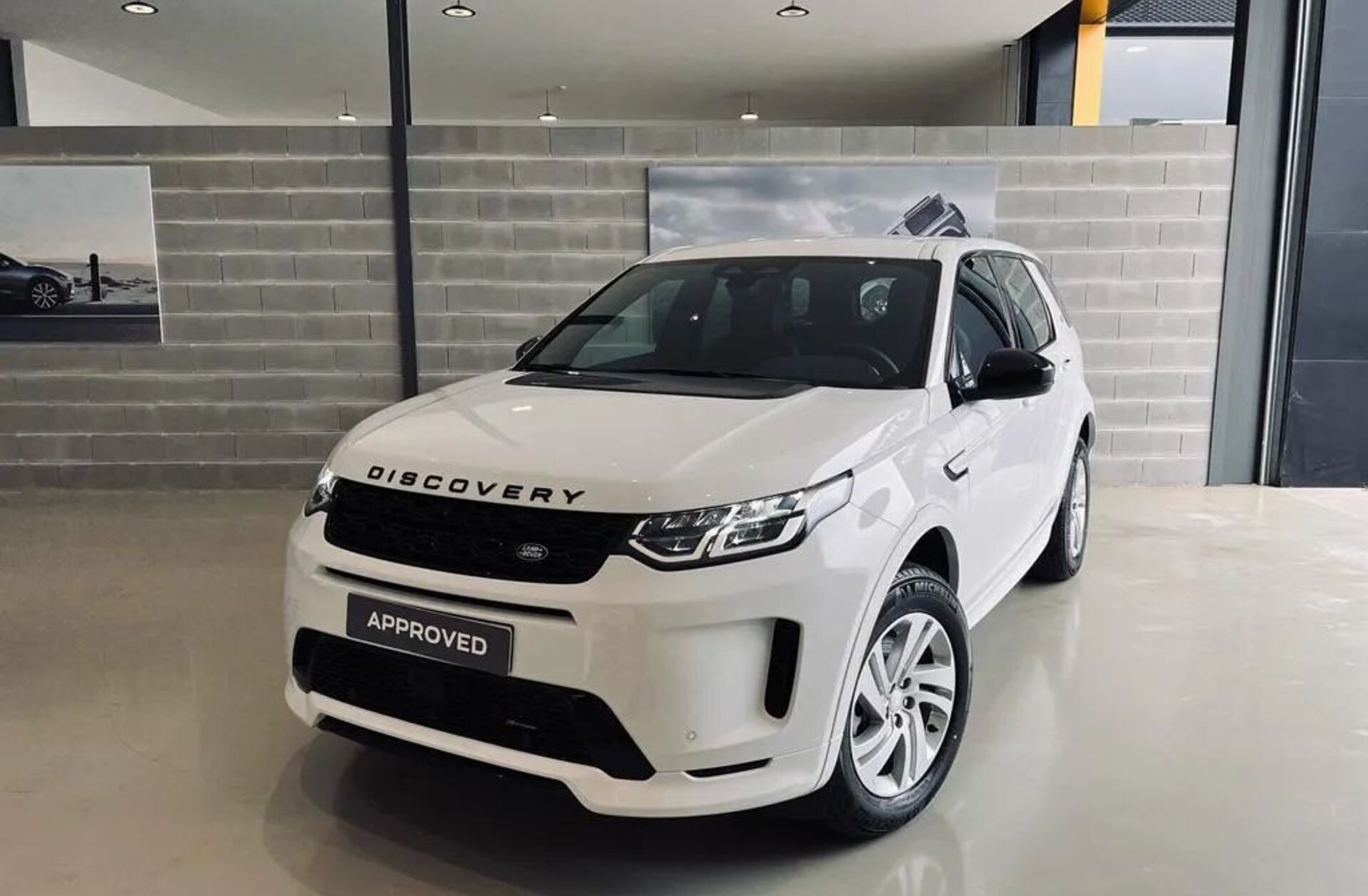 LAND ROVER Discovery 1.5 I3 P300e AWD R-Dynamic S