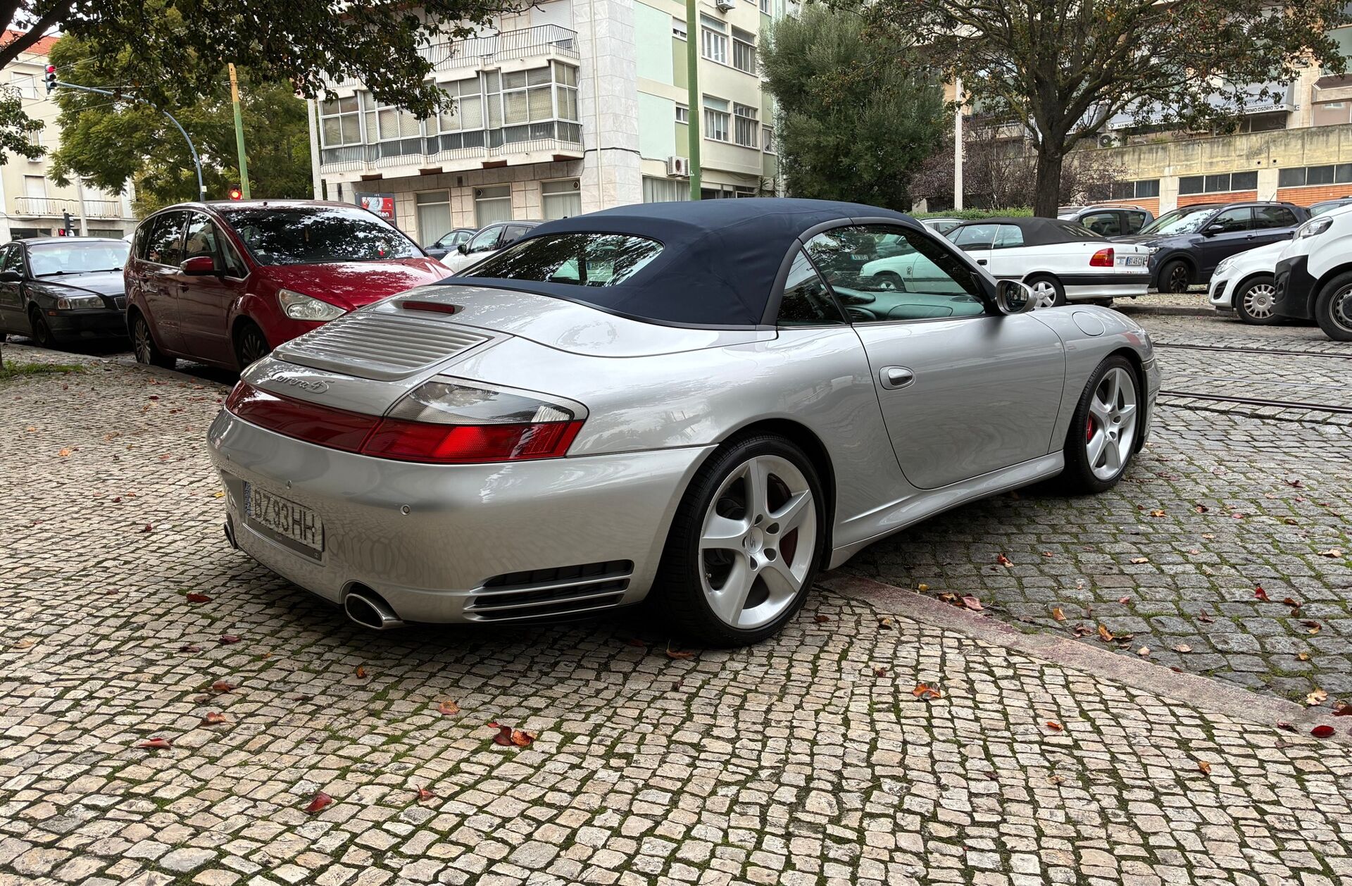 PORSCHE 911 Carrera 4 S