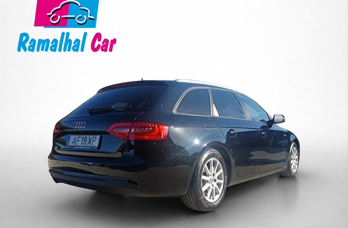 AUDI A4 2.0 TDi Business Line S-line