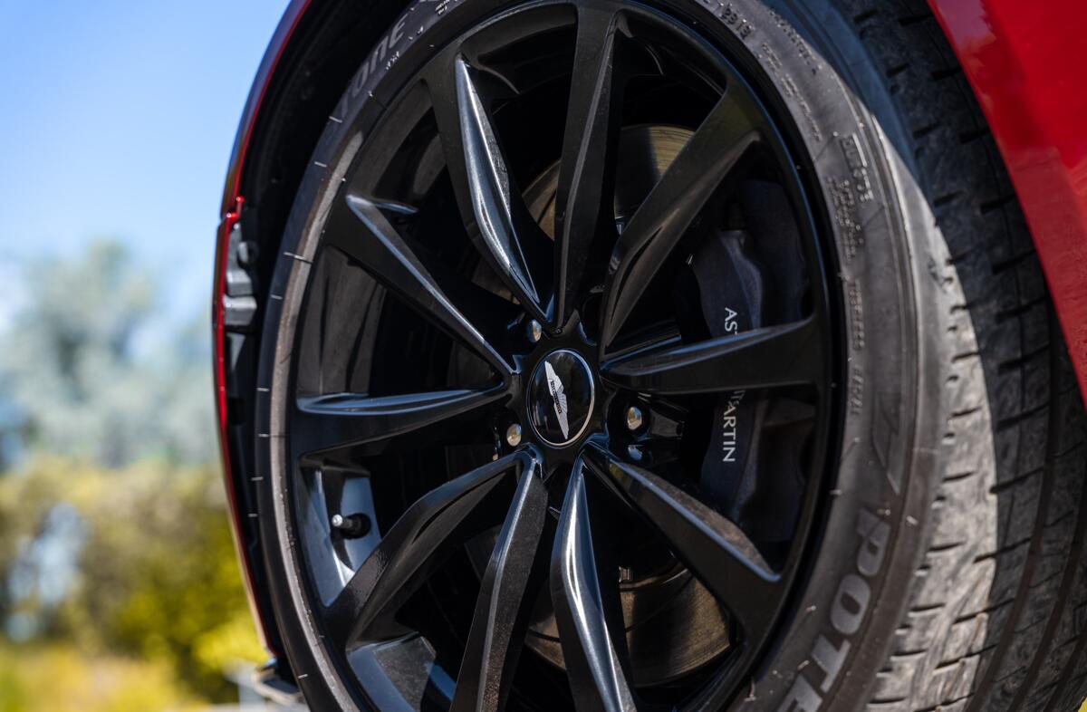 ASTON MARTIN DB11 V12 Auto