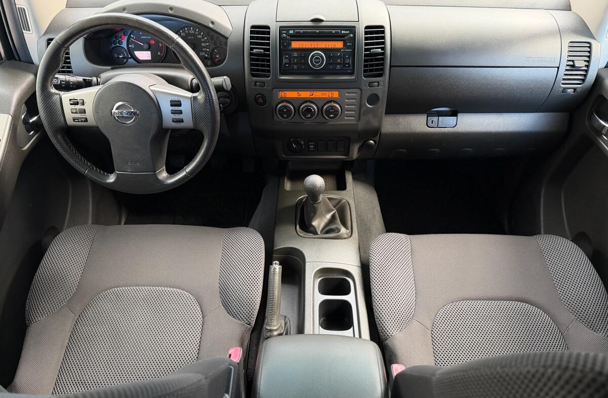 NISSAN Navara 2.5 dCi CD SE