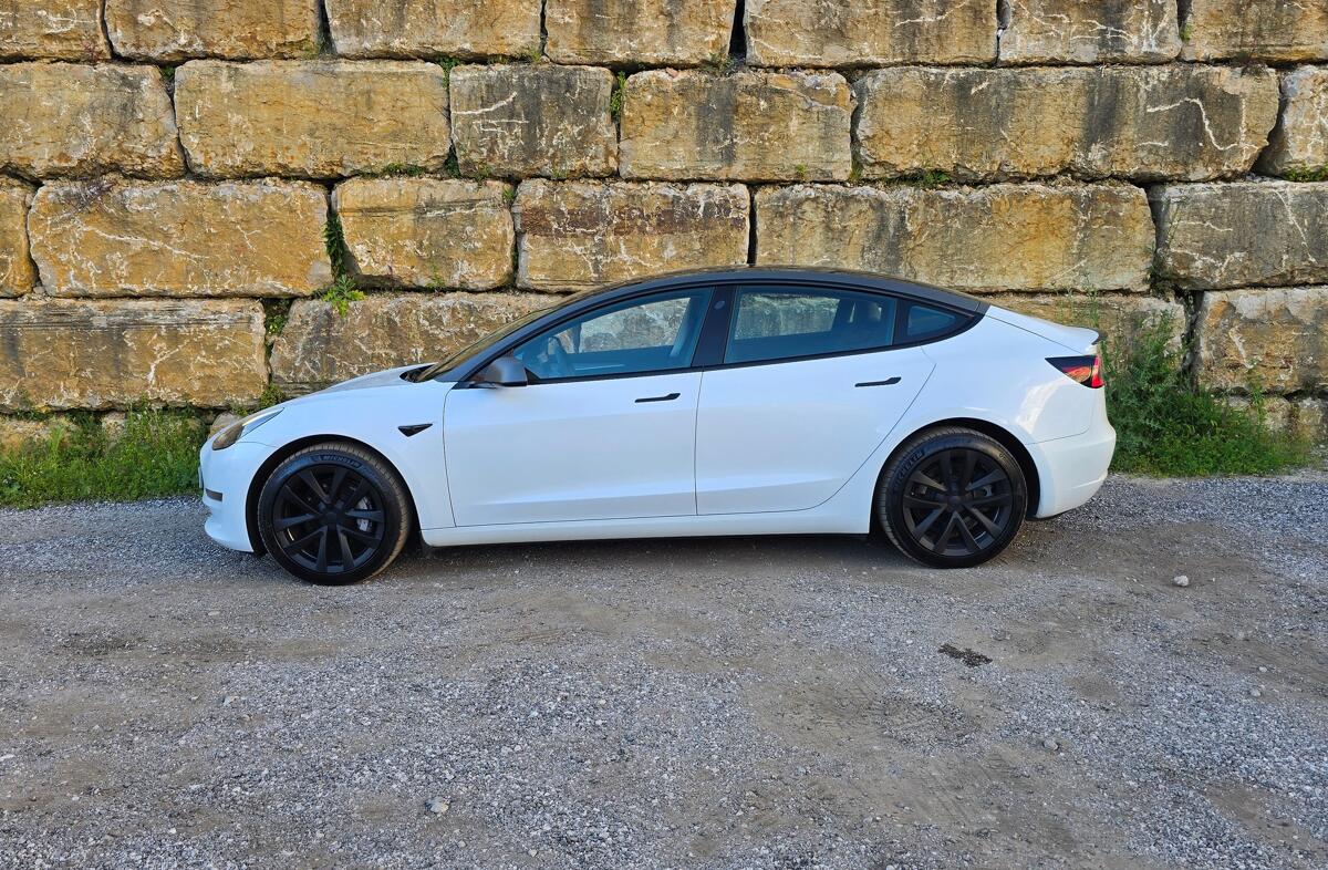 TESLA Model 3 Long Range Tração Integral
