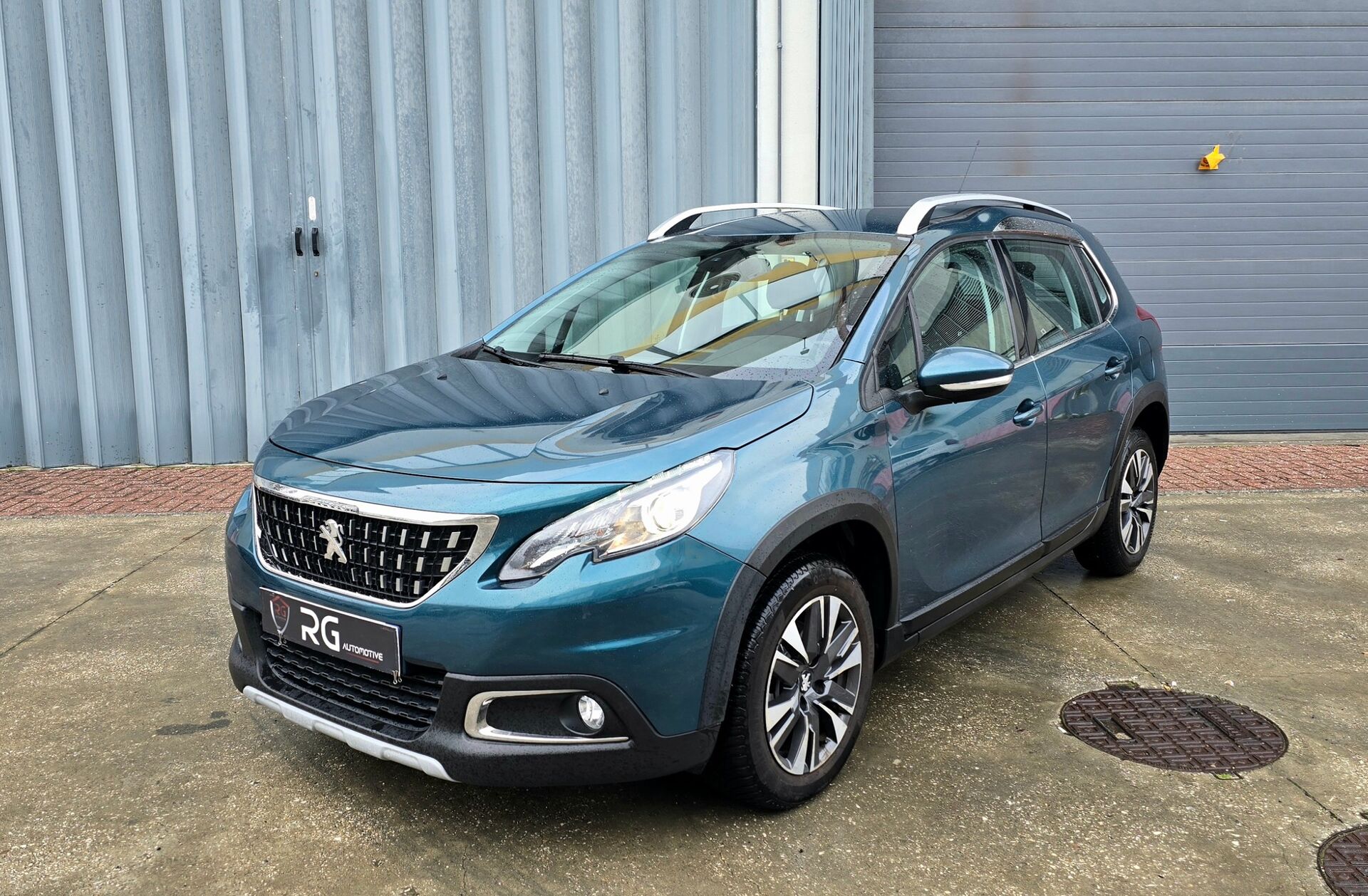 PEUGEOT 2008 1.2 PureTech Allure