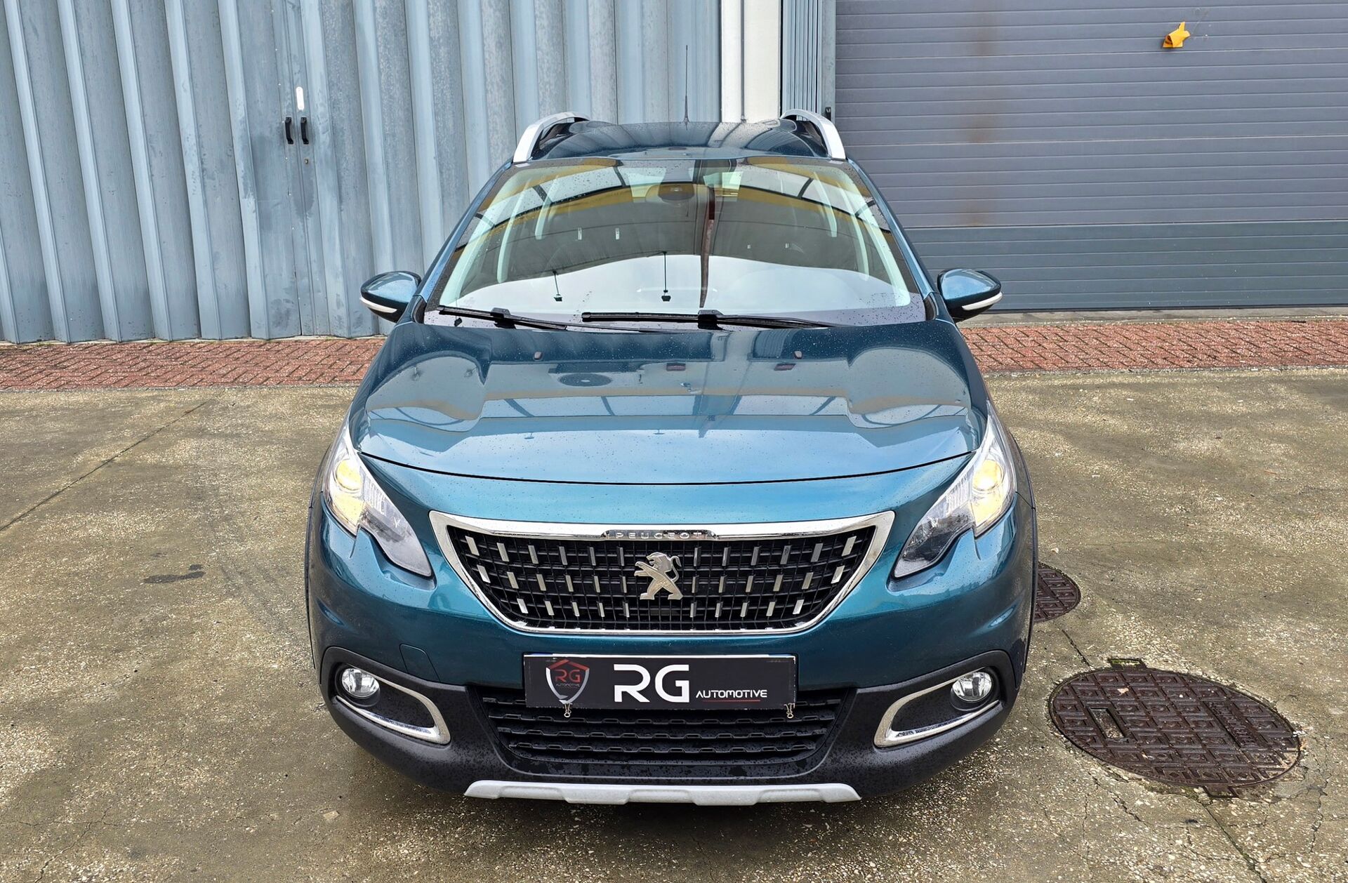PEUGEOT 2008 1.2 PureTech Allure