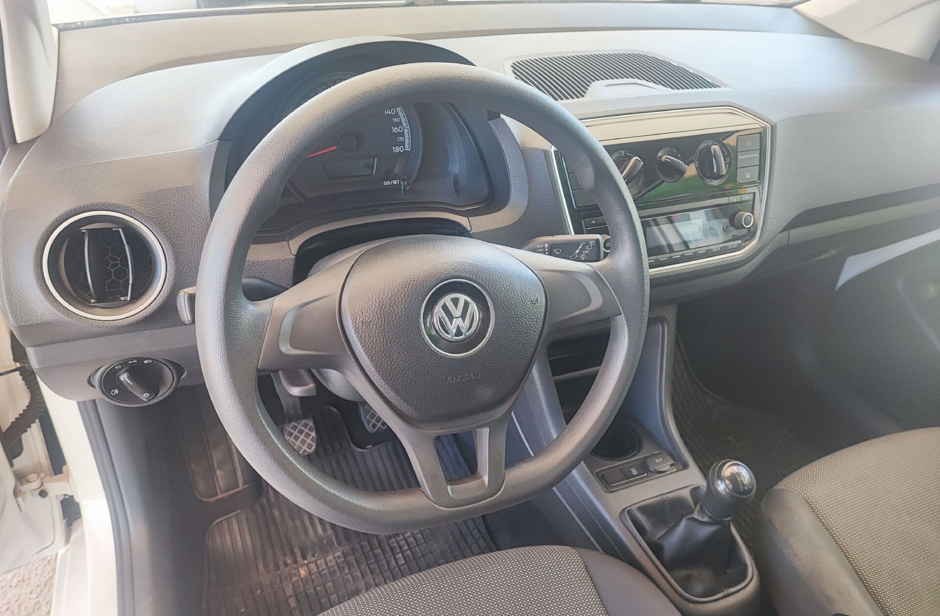 VOLKSWAGEN Up 1.0 TSI BMT Up! Beats