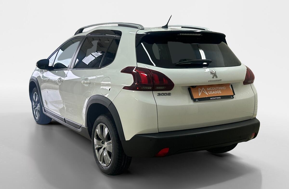 PEUGEOT 2008 1.5 BlueHDi Signature
