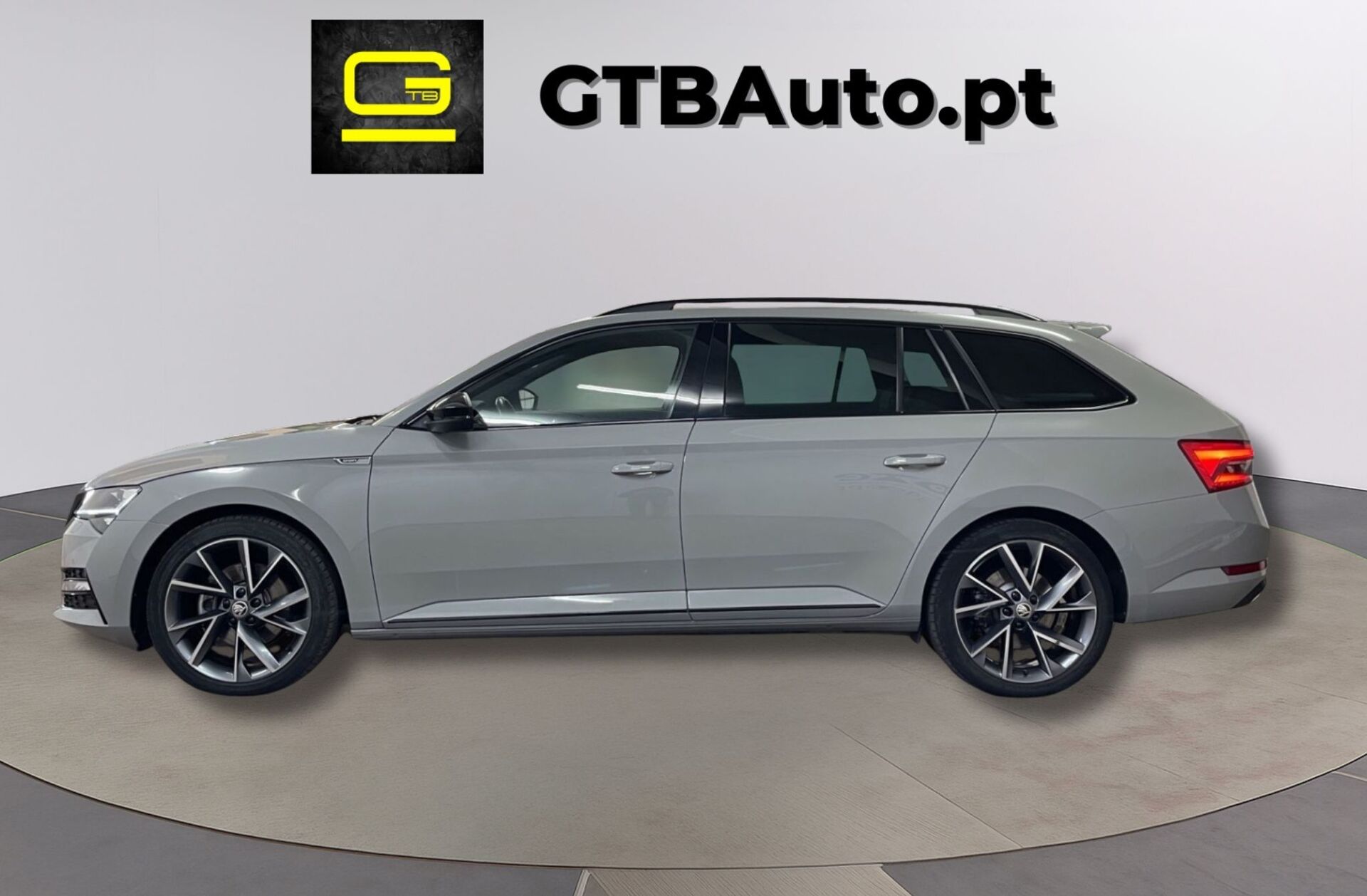 SKODA Superb 1.4 TSI iV Sportline DSG