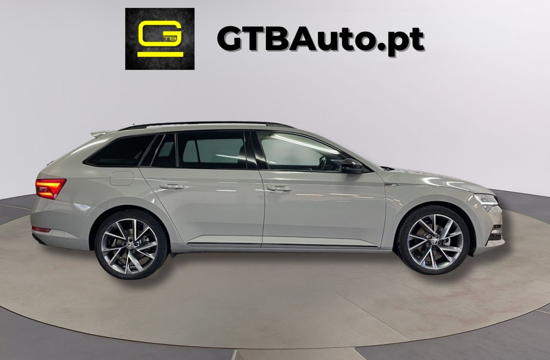 SKODA Superb 1.4 TSI iV Sportline DSG