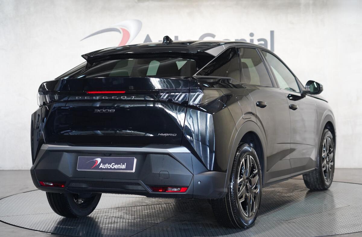 PEUGEOT 3008 1.2 Hybrid Allure e-DCS6