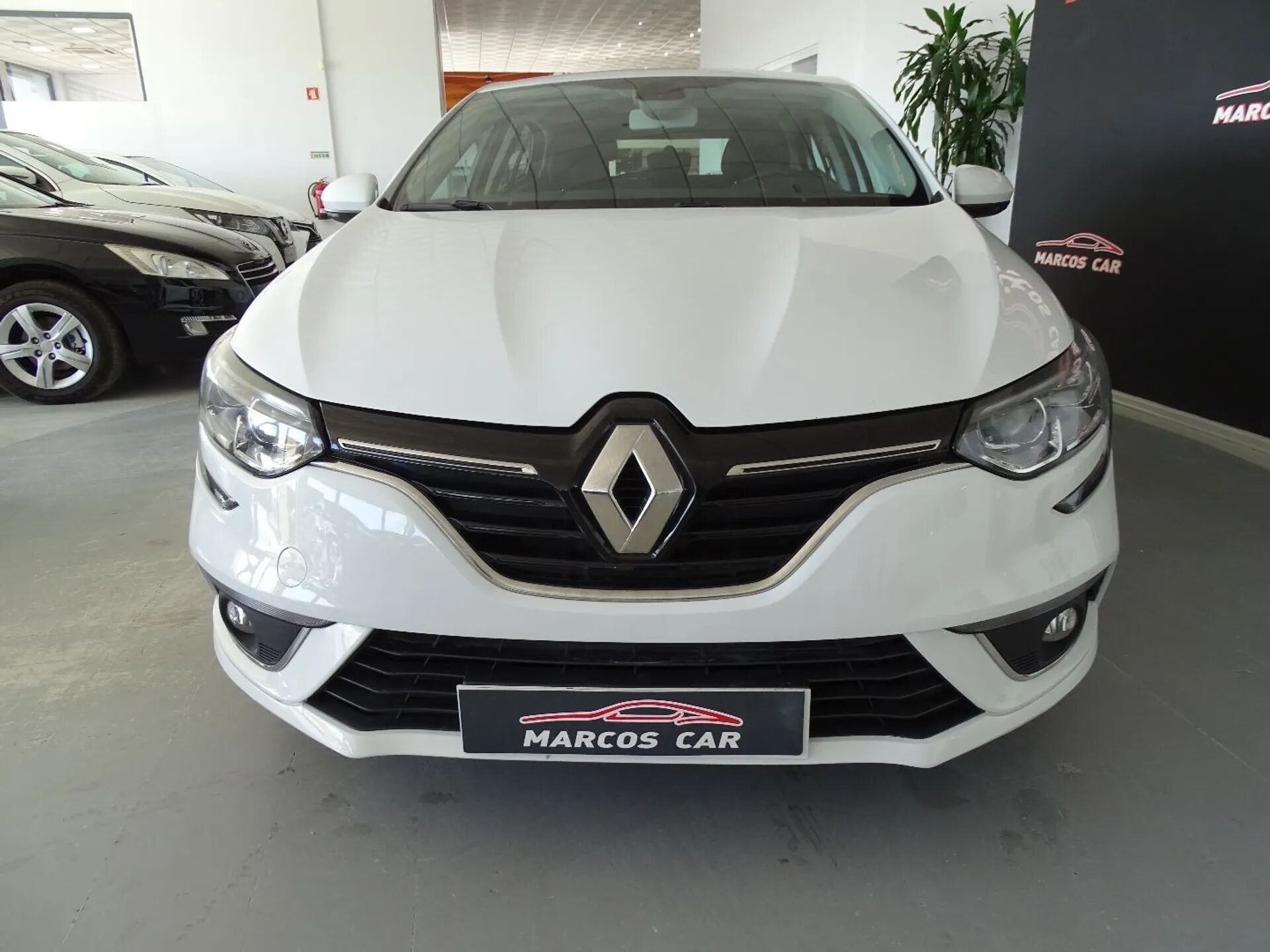 Renault Mégane 1.5 dCi Zen por 15 400 € Marcoscar SA | Setúbal