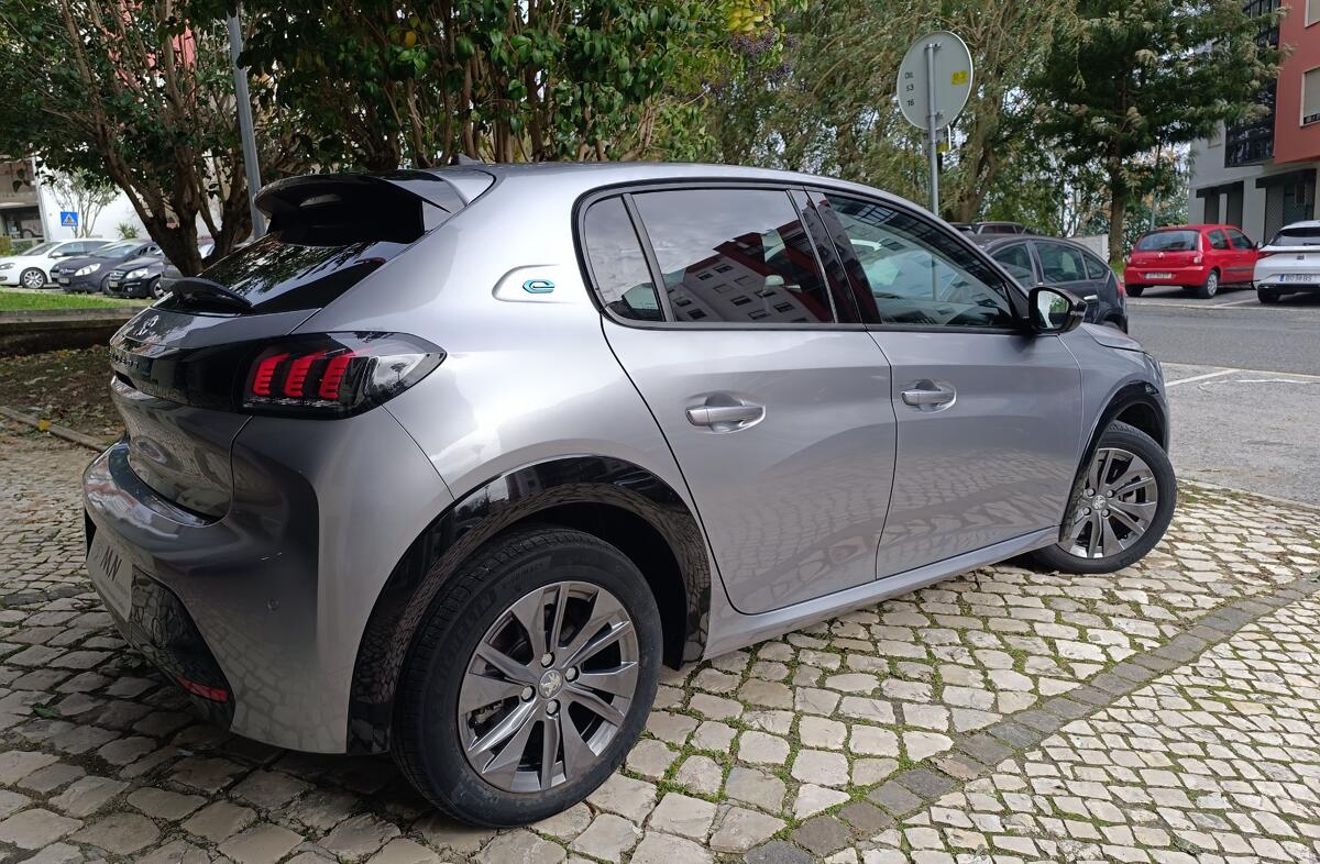 PEUGEOT 208 e- 50 kWh Active Pack