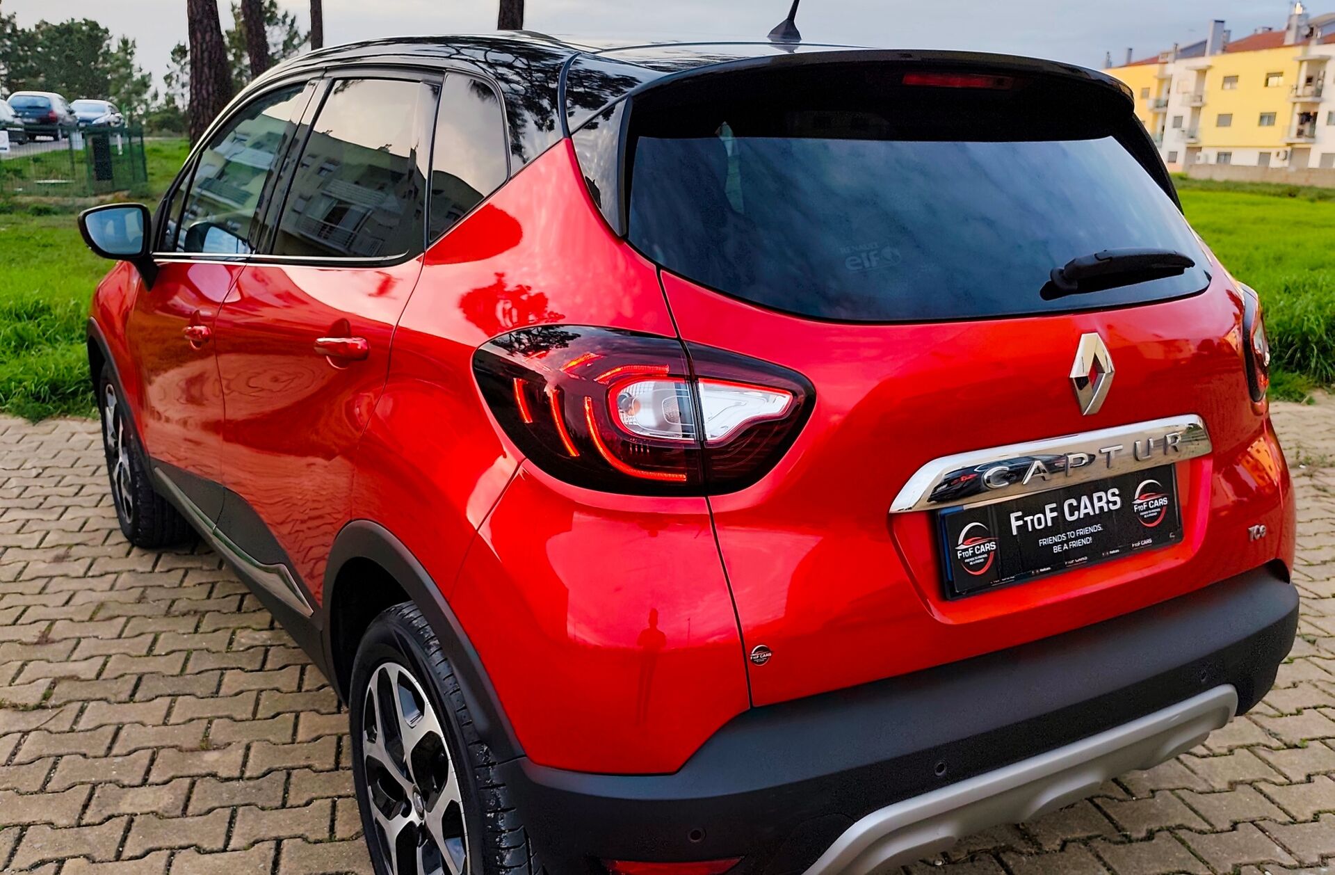 RENAULT Captur 0.9 TCe Exclusive