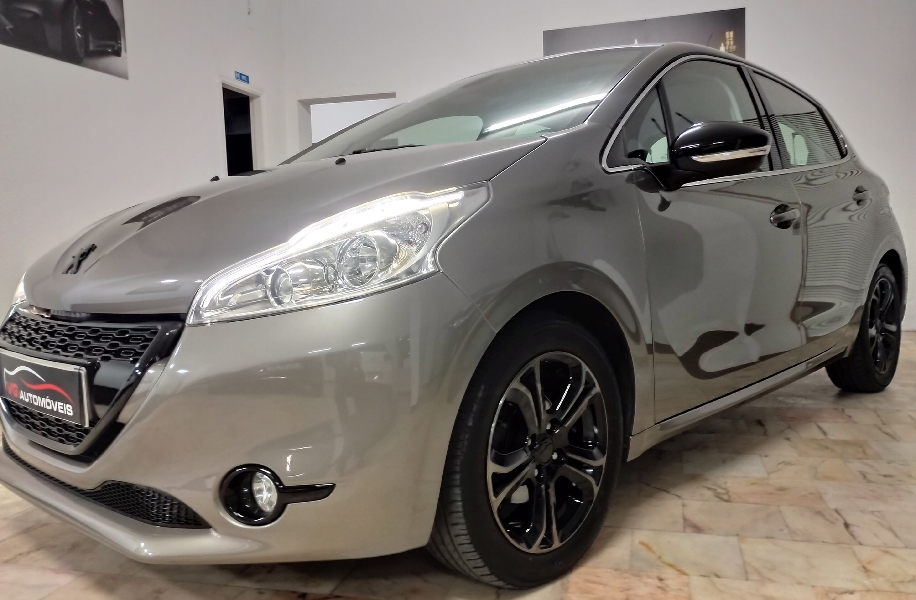 PEUGEOT 208 1.2 VTi Active