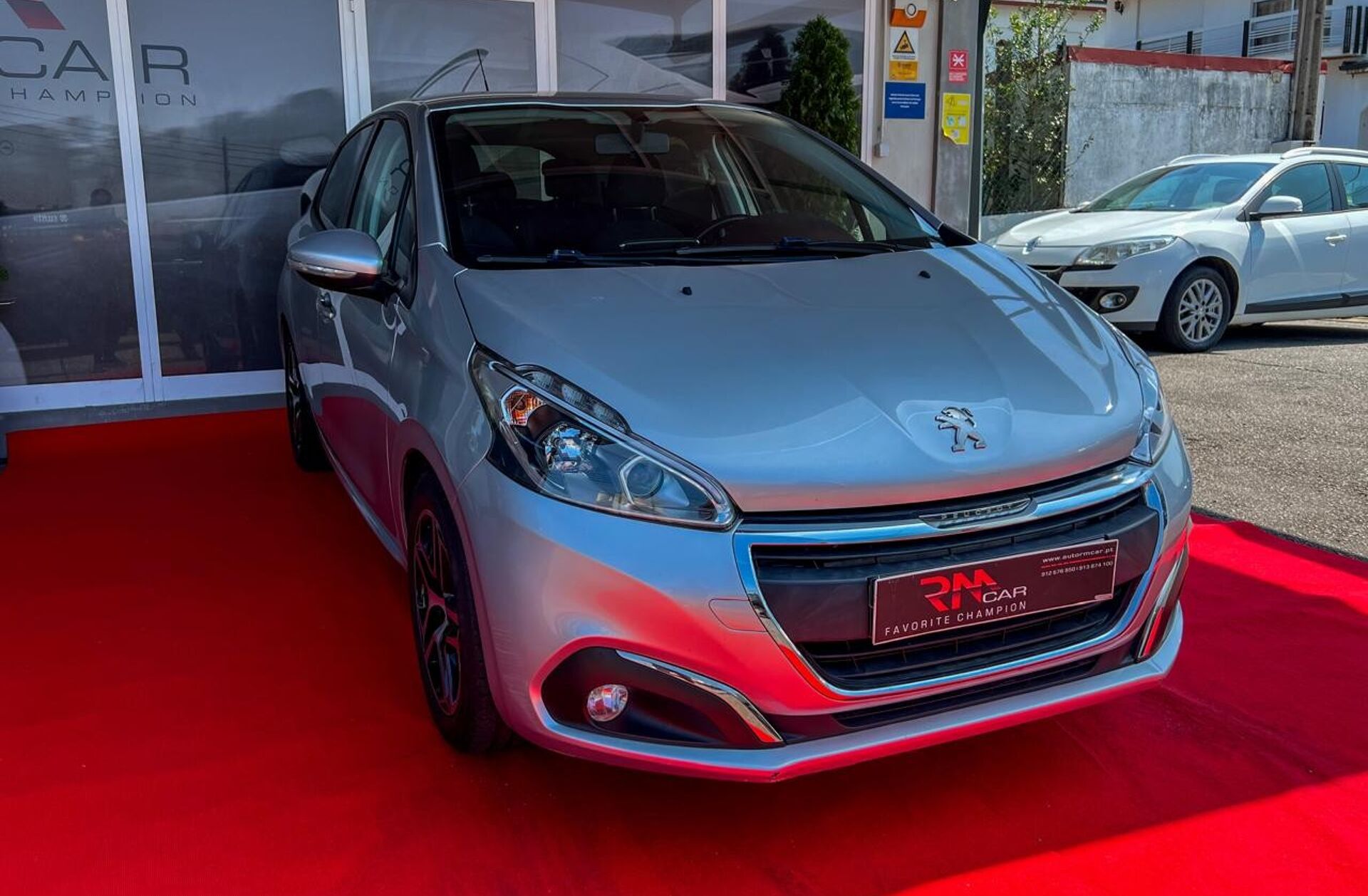 PEUGEOT 208 1.6 BlueHDi Allure