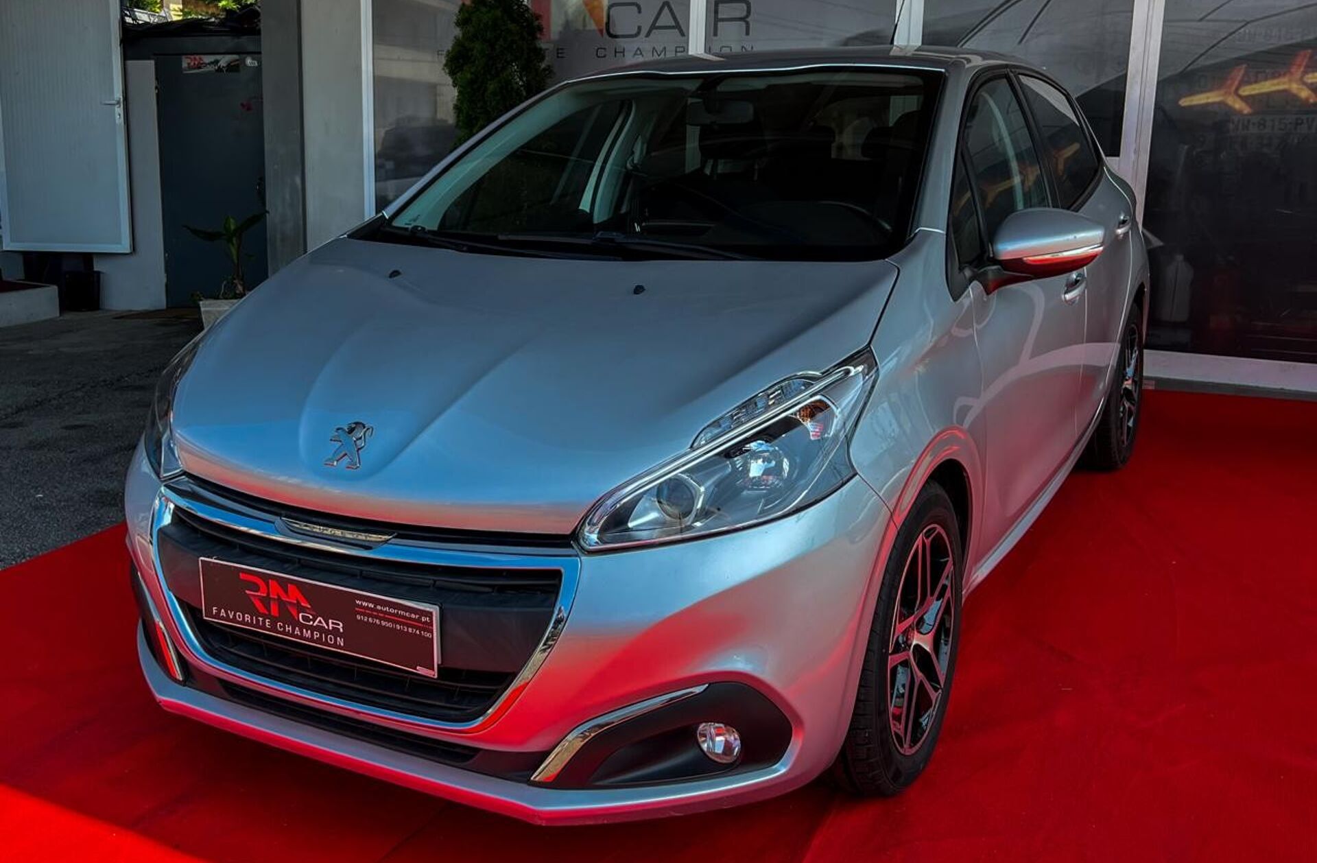 PEUGEOT 208 1.6 BlueHDi Allure
