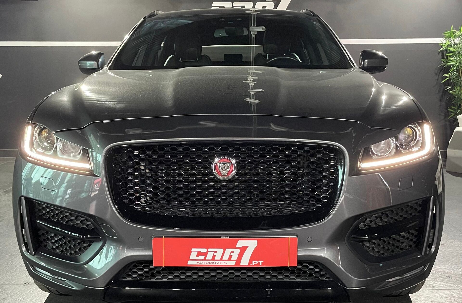JAGUAR F-Pace 2.0 i4D R-Sport AWD Aut.